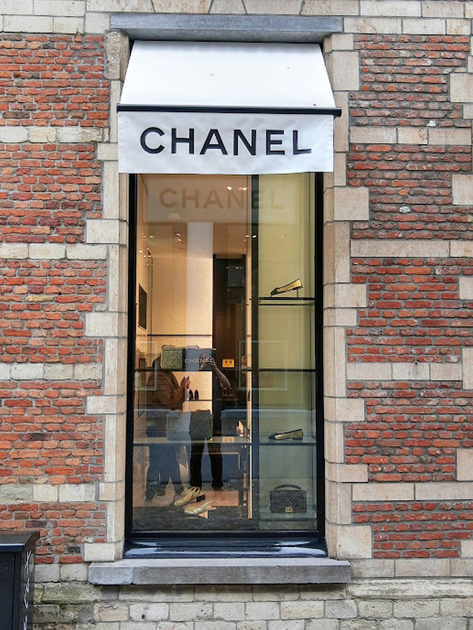 The Wealth of the Wertheimer Brothers: An Insight into Chanel's Prosperity