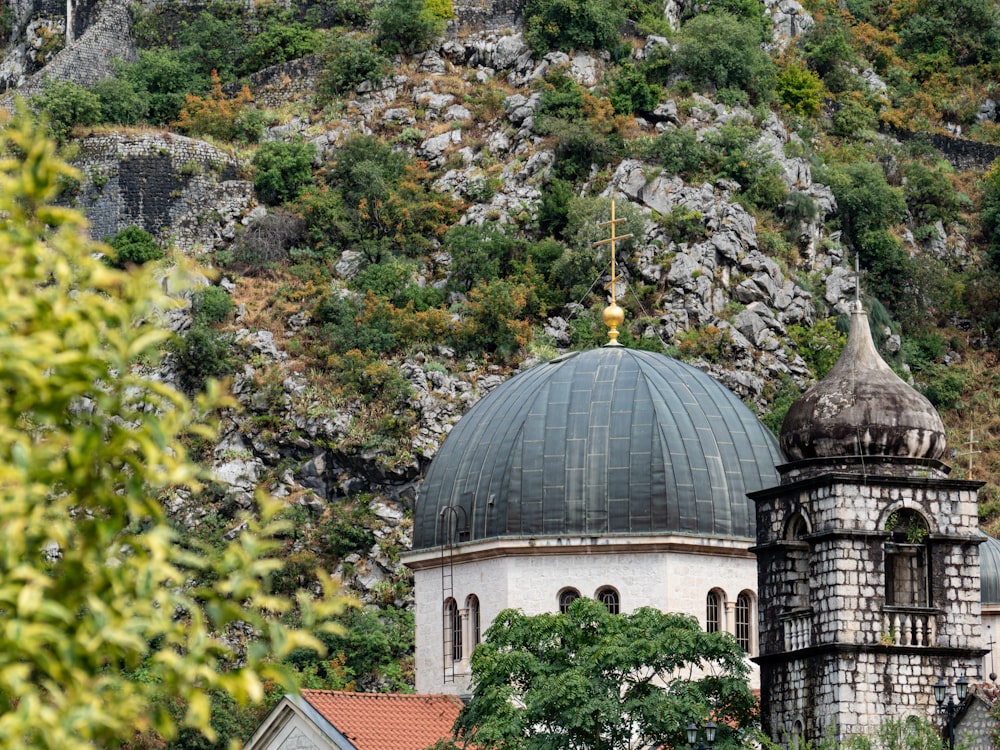 a large building with a dome on top of it