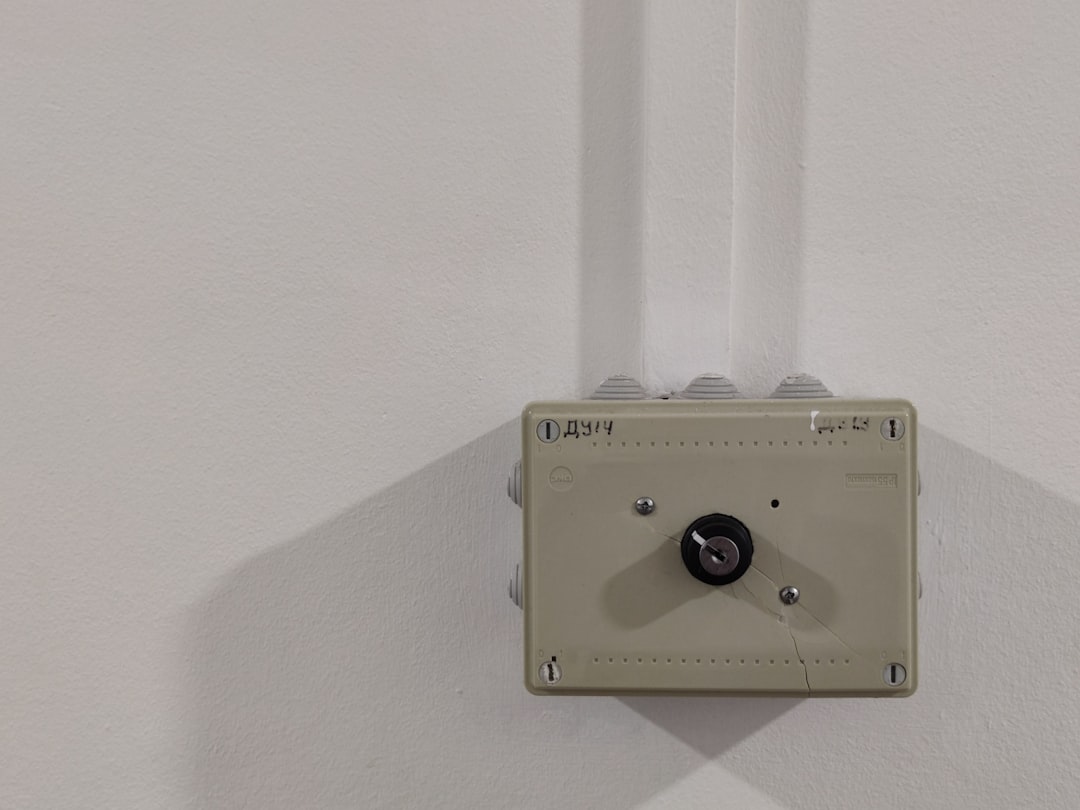 water heater's pilot light and thermostat controls - "I have no hot water in my house. Who provides reliable water heater service in Miami?" water heater's pilot light and thermostat controls - "I have no hot water in my house. Who provides reliable water heater service in Miami?"