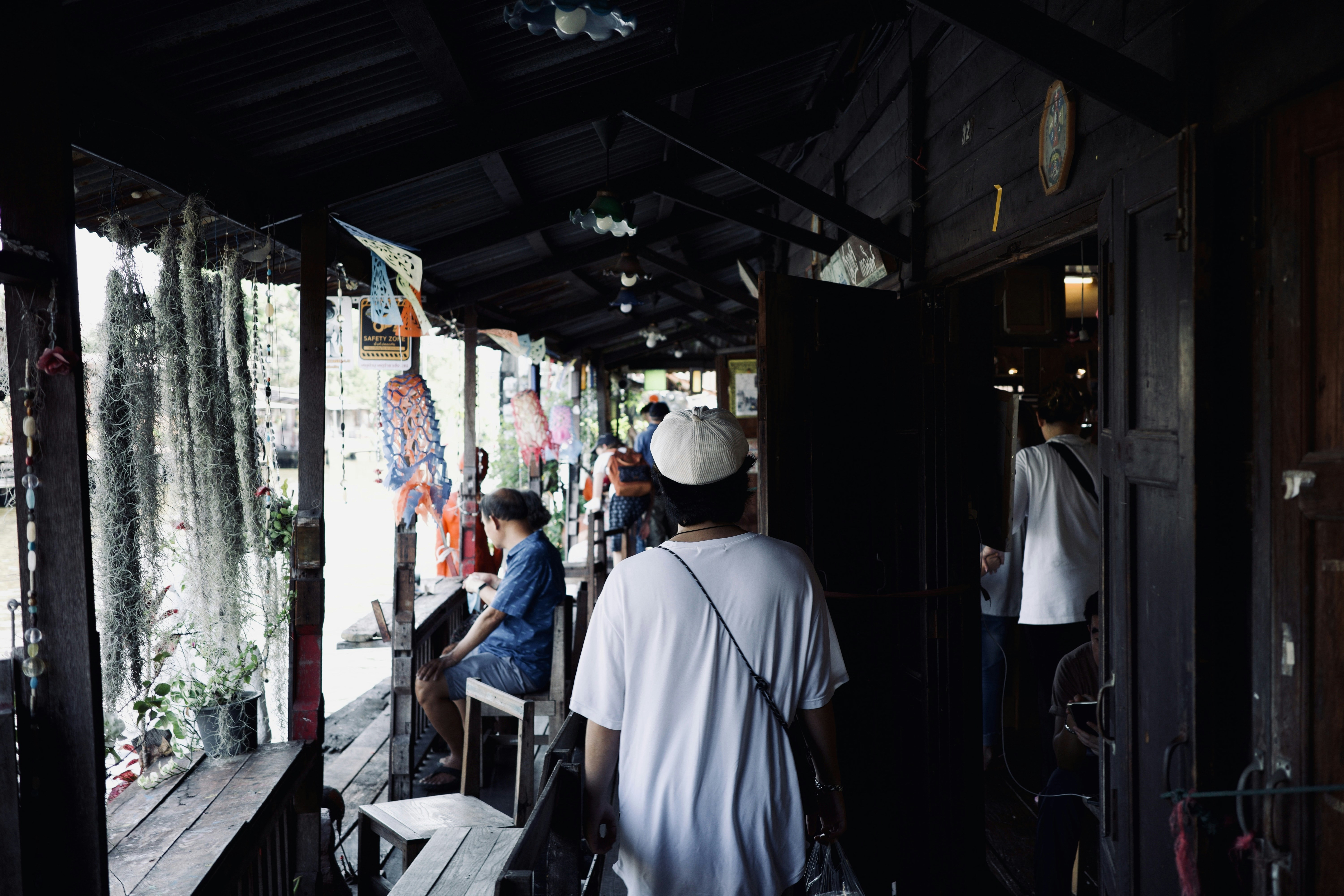 Photo by maxzerkung