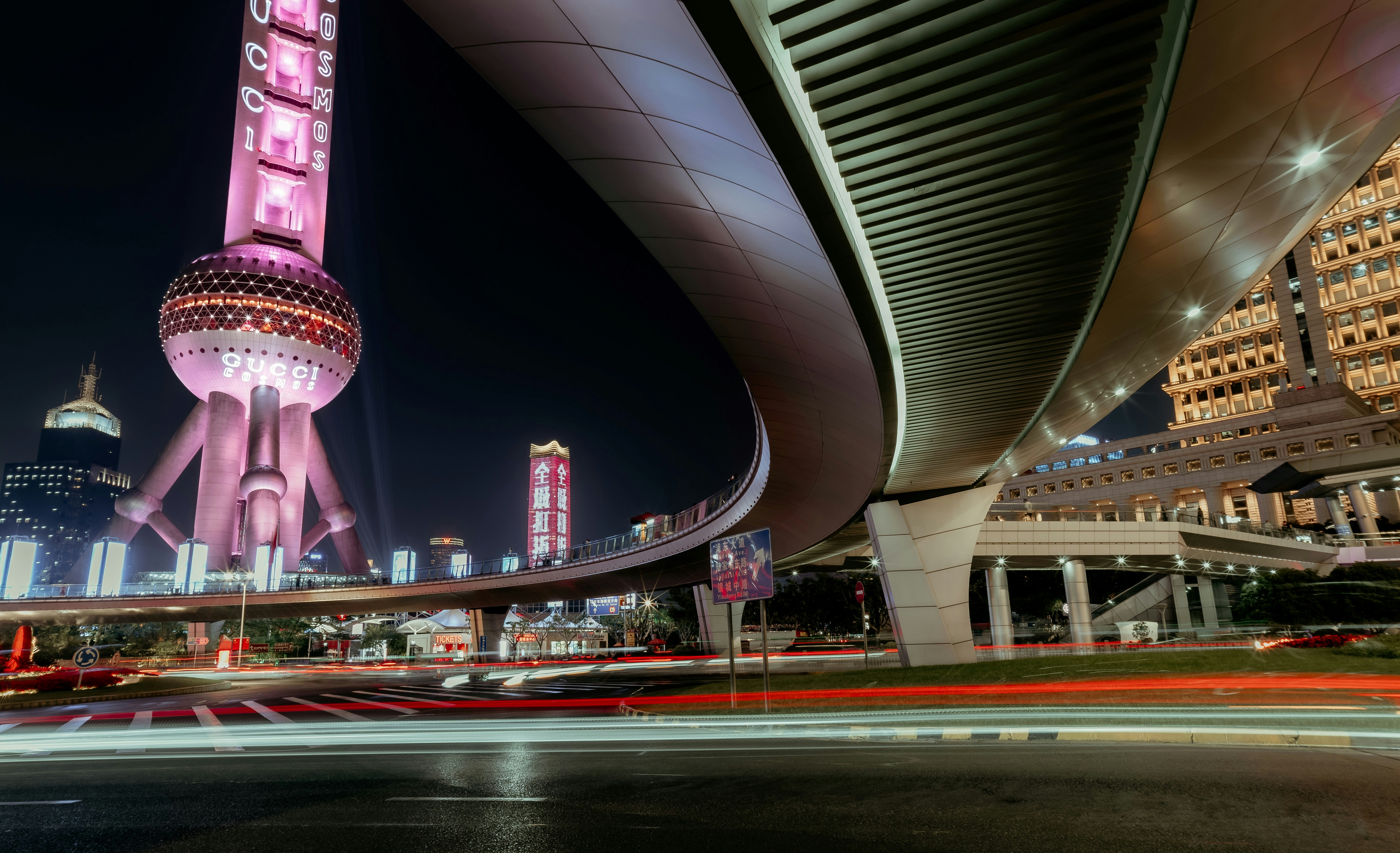 Chinese AI Models Begin to Compete with Industry Leaders Anthropic and OpenAI