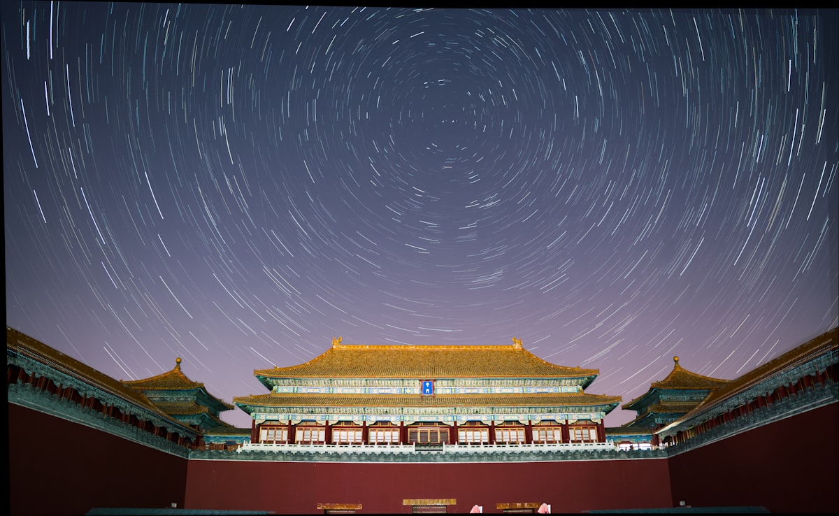 紫微斗数星曜结构解析：廉贞与破军之“水火交战”格局探讨