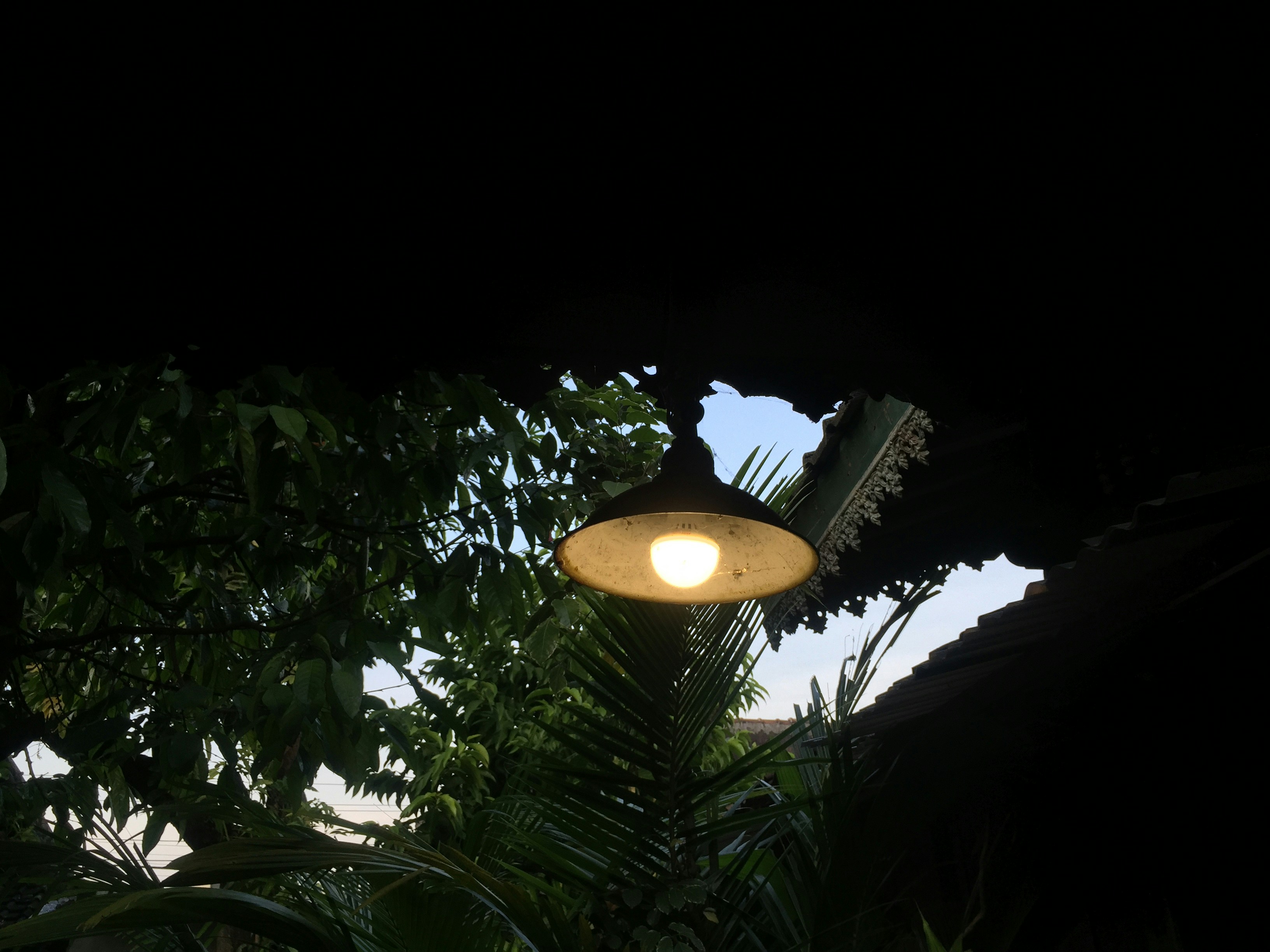 Lumaglow Solar Lantern