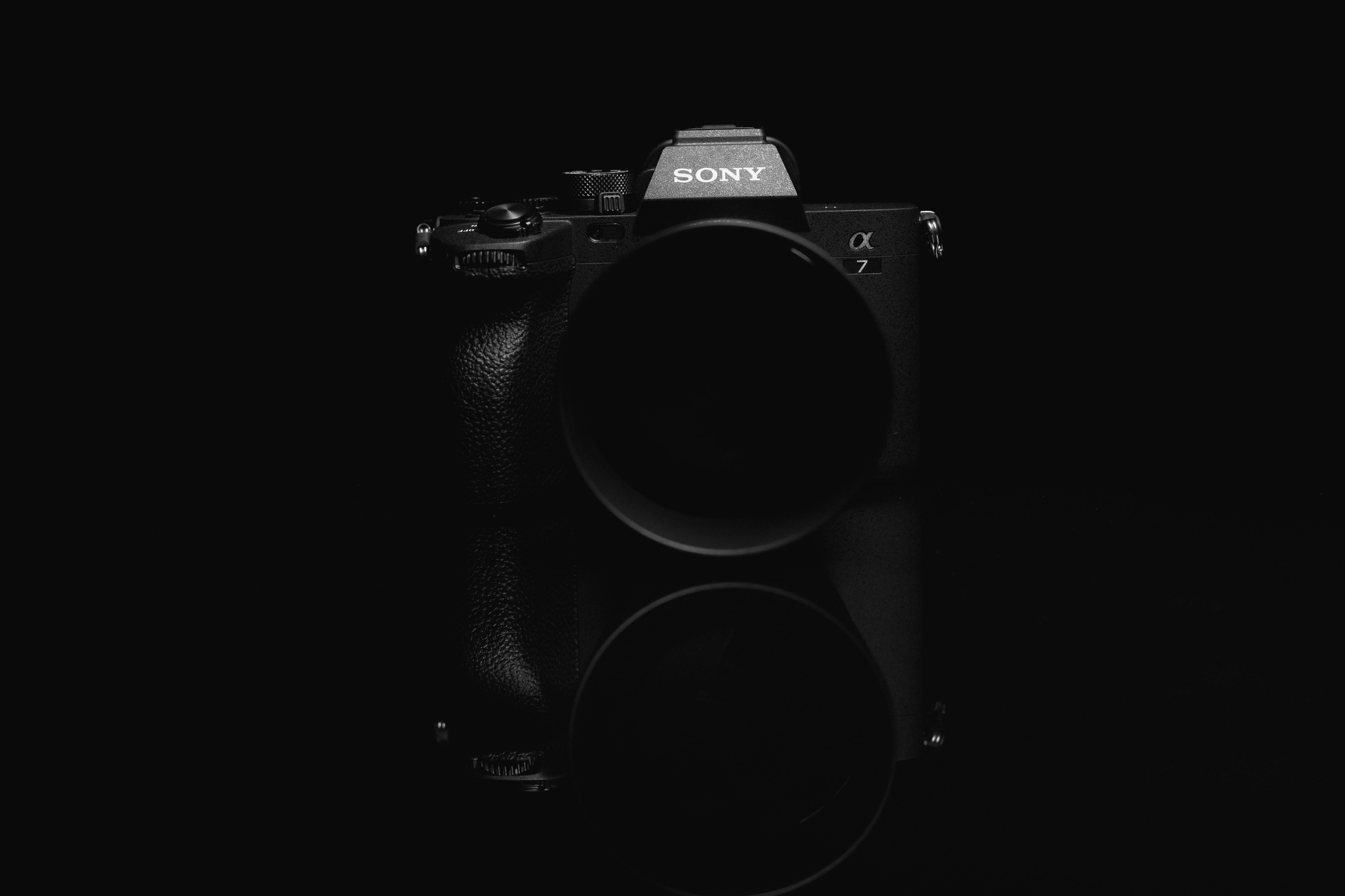 a black and white photo of a camera