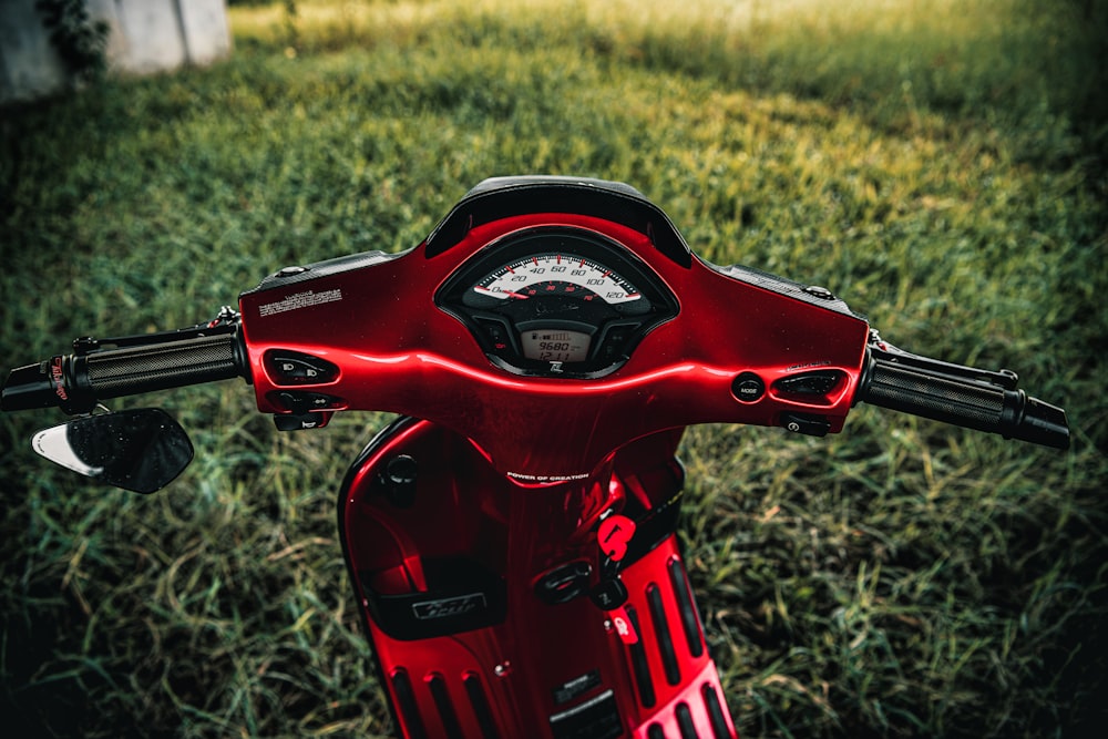 a close up of the handle bars on a motorcycle