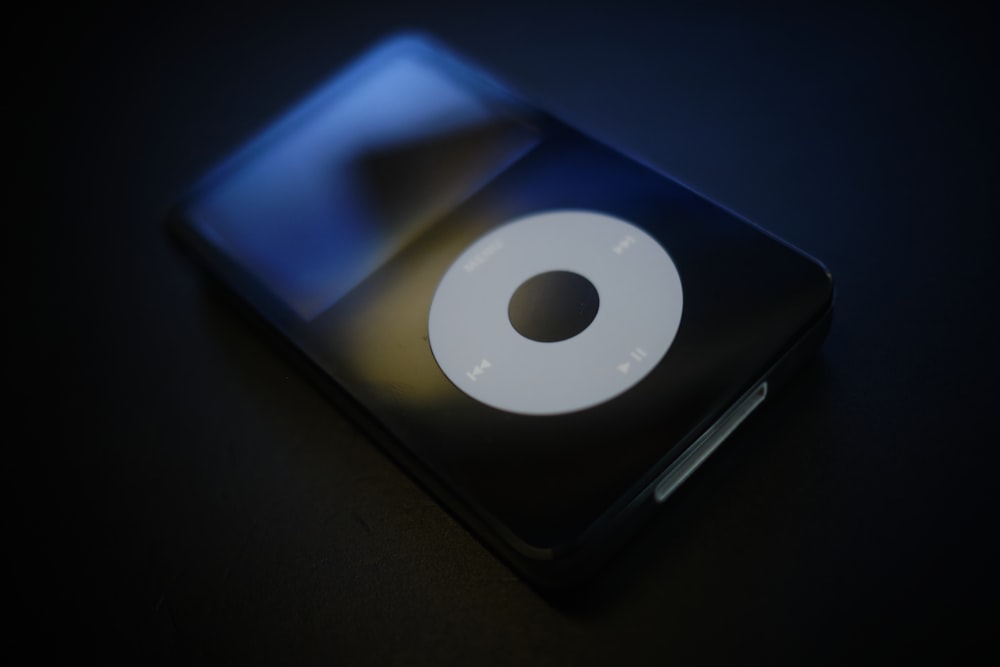 어둠 속에서 iPod의 클로즈업