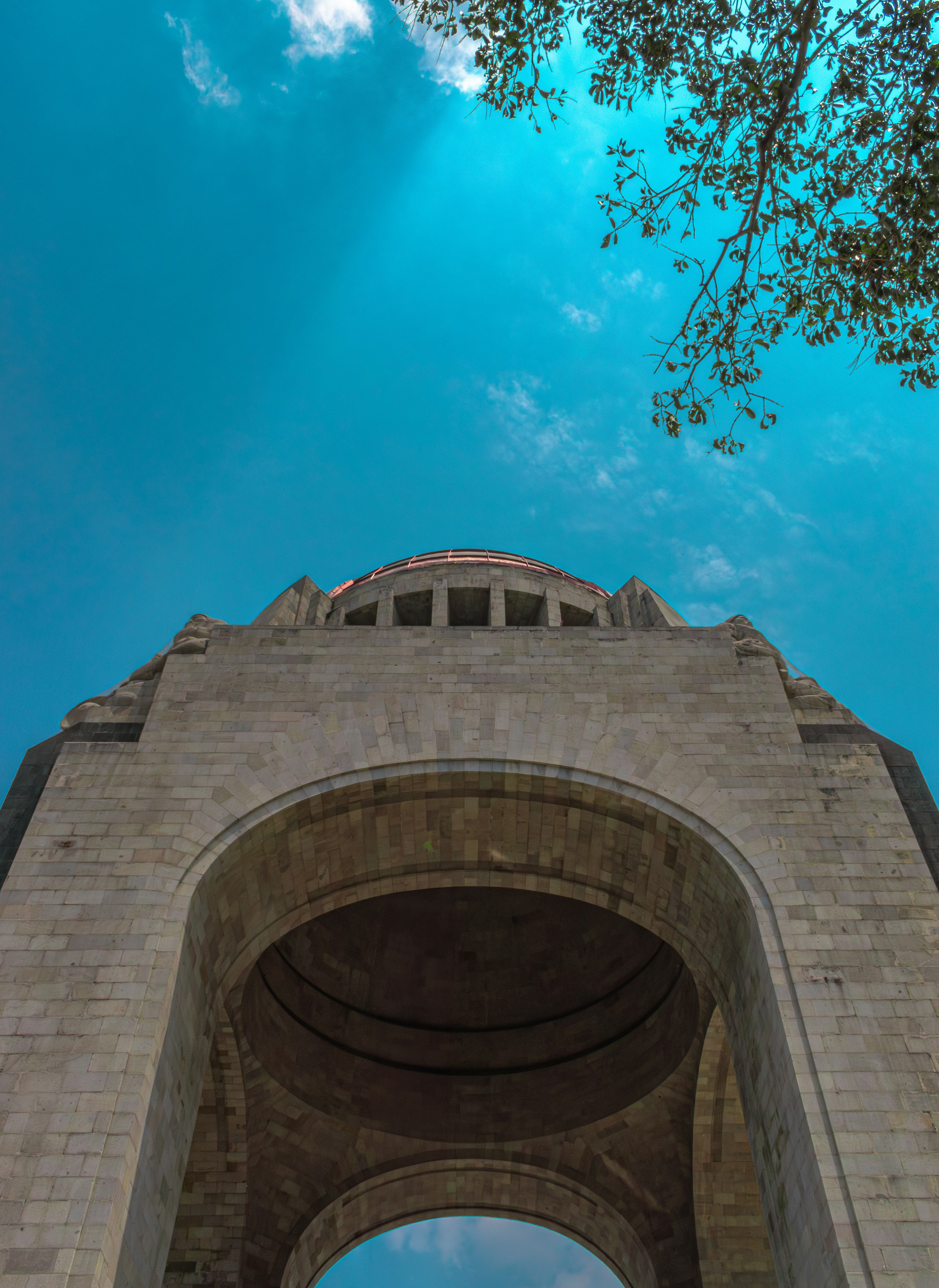 A very tall tower with a sky background photo – Free Blue Image on Unsplash