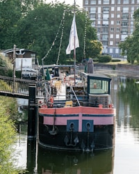 Creating an Unforgettable Boat Hire Experience on the River Thames