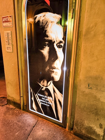 A professional portrait of Igor Antonio.