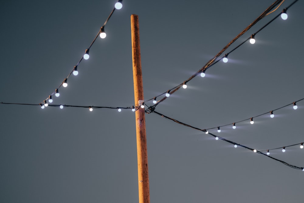 a pole with a bunch of lights on it