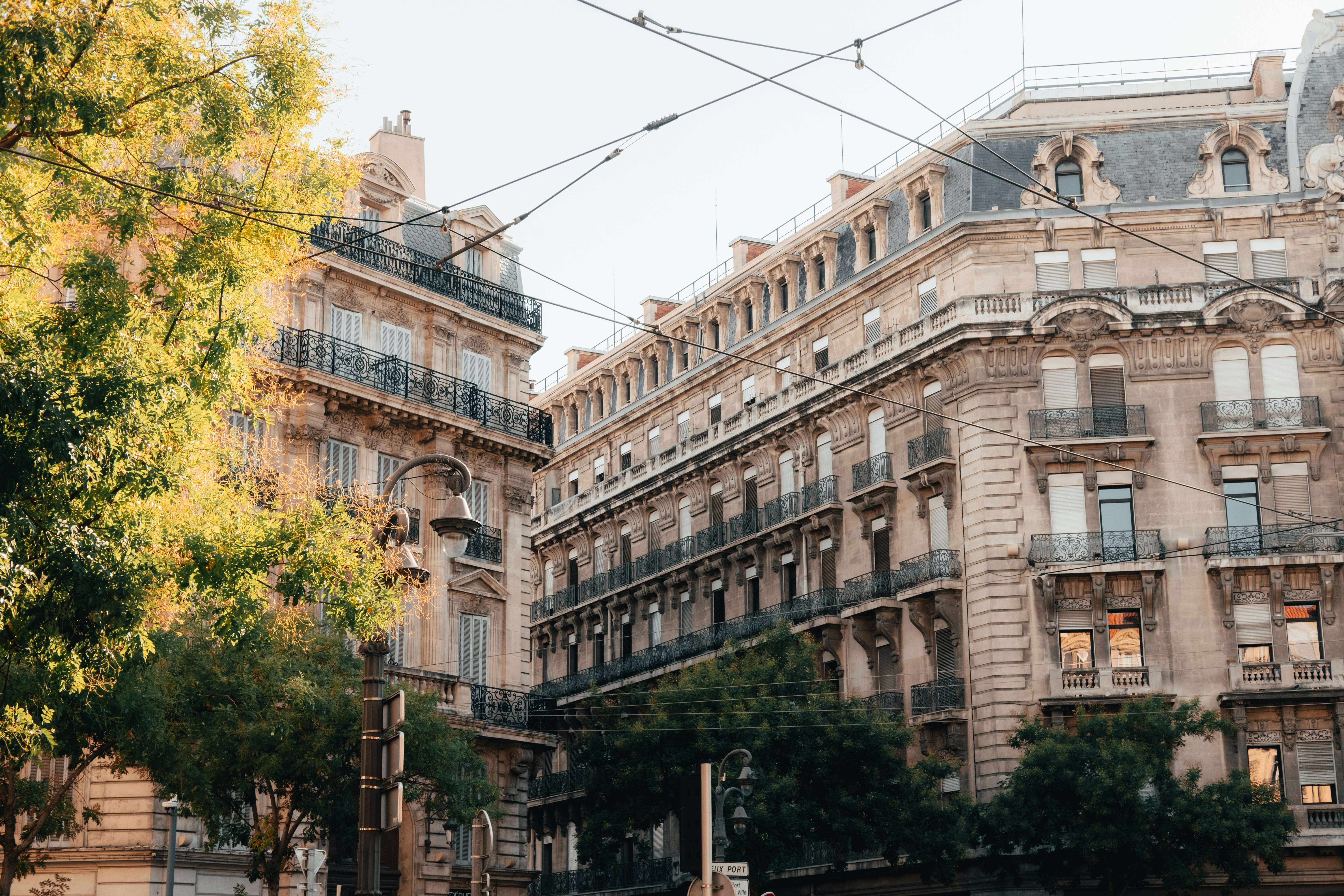 Photo by k_sariwating