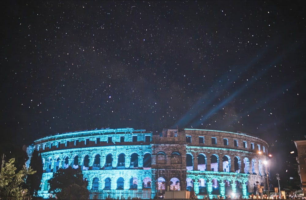 a building that has a lot of lights on it