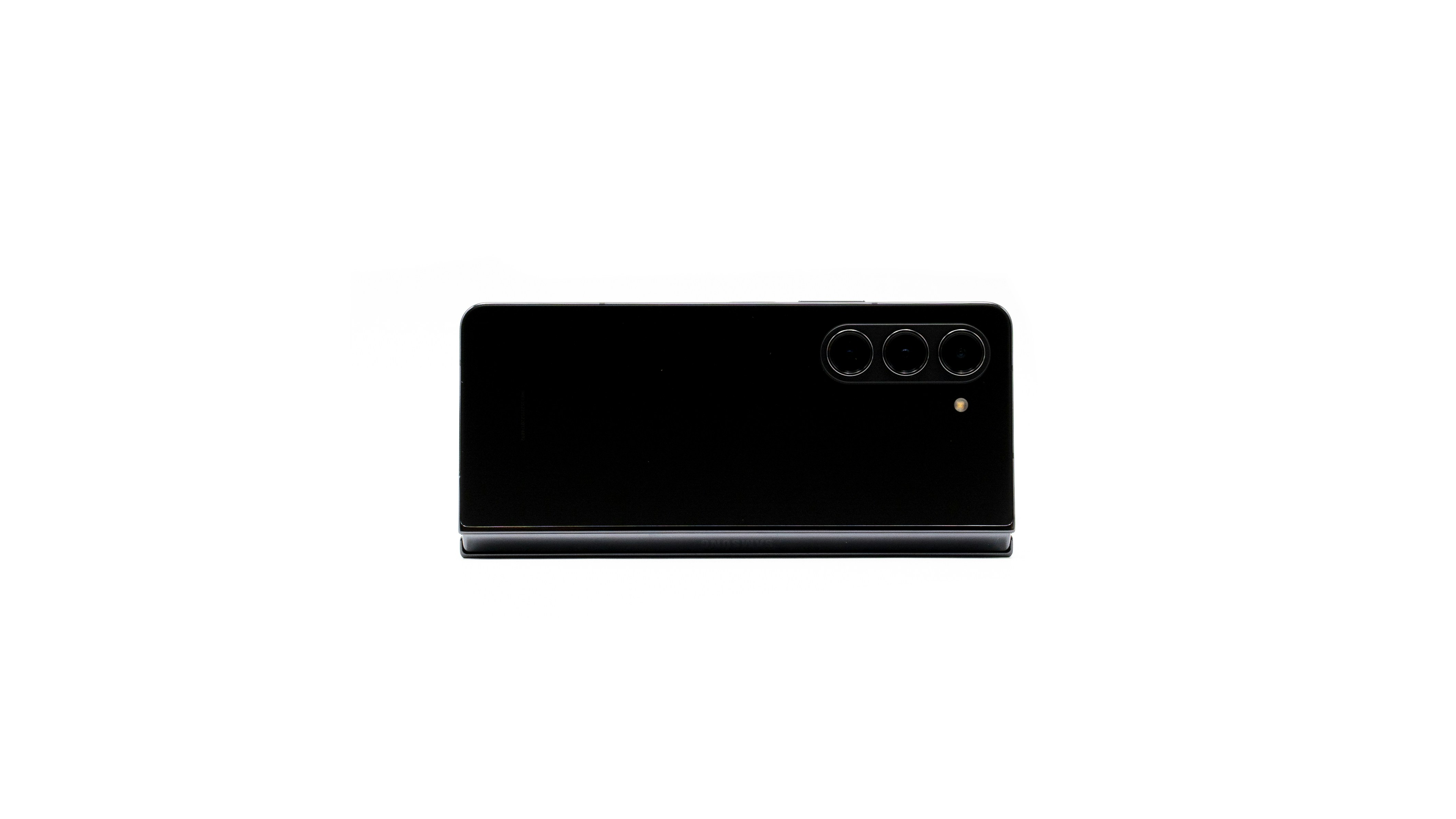 Anti Blur dan Anti Ribet: Ini Kelebihan Galaxy Z Fold 7 untuk Foto Konser!