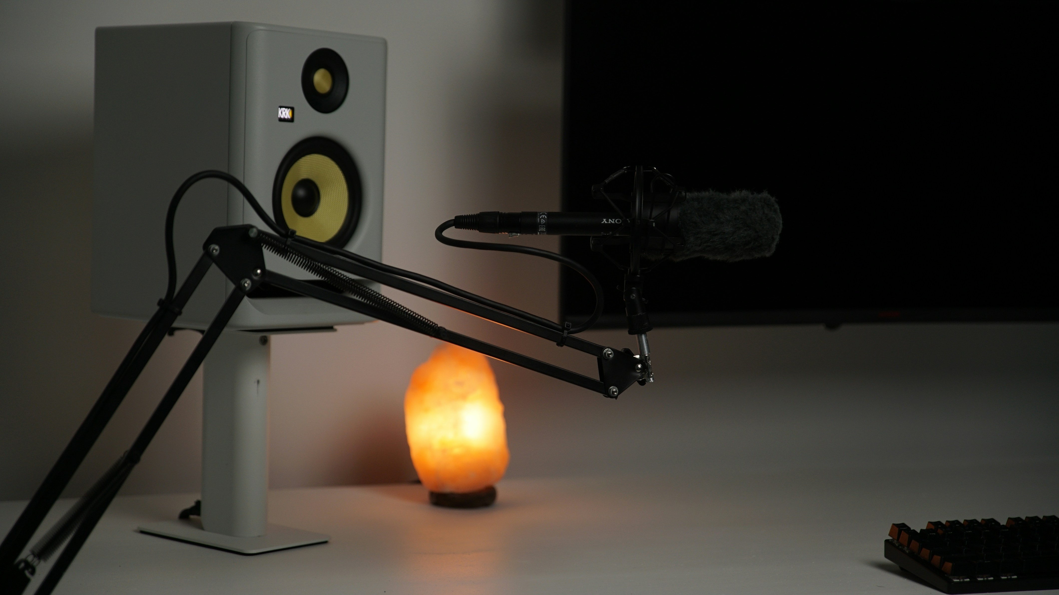 a light that is on top of a table