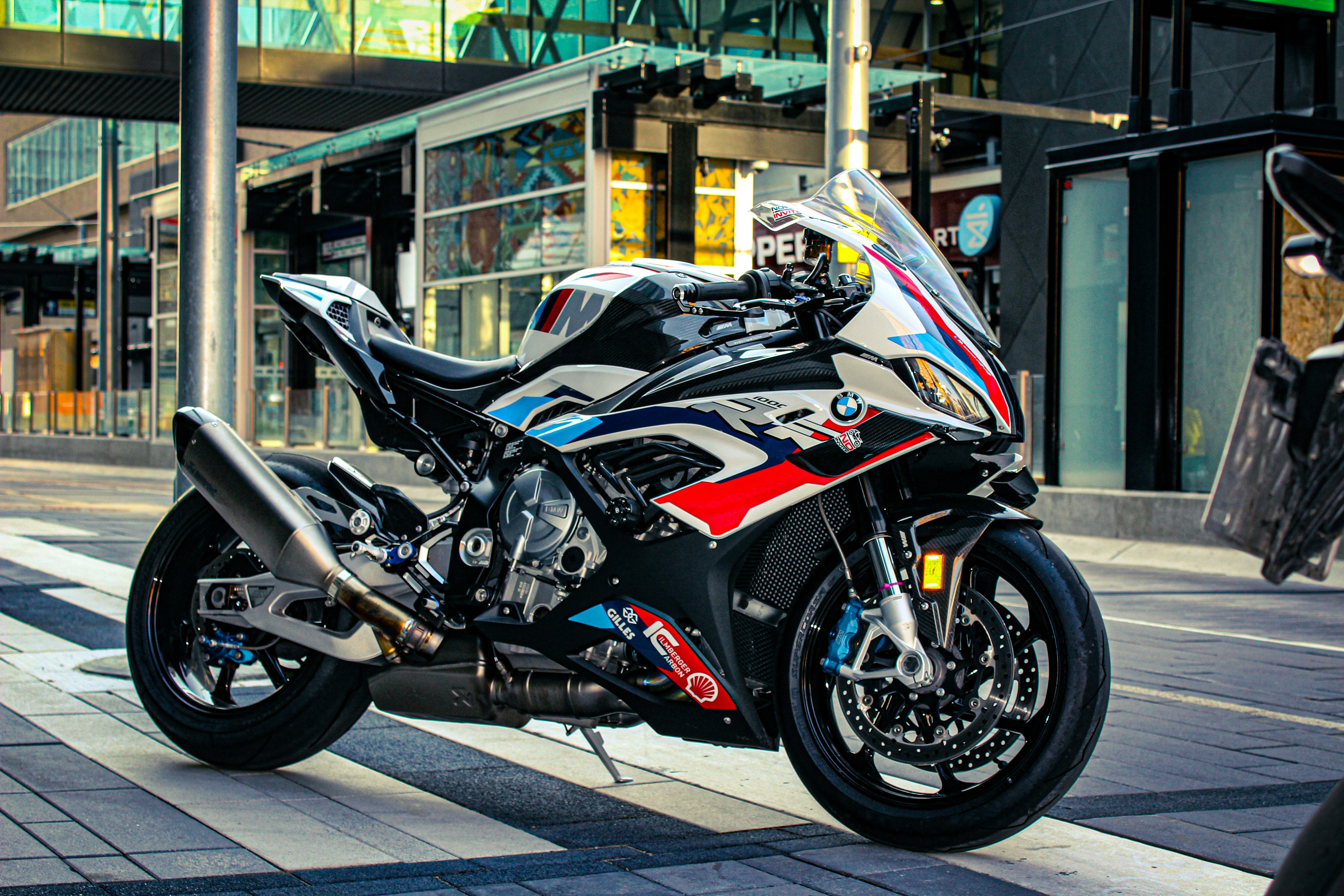 Photo by ronnzymoto