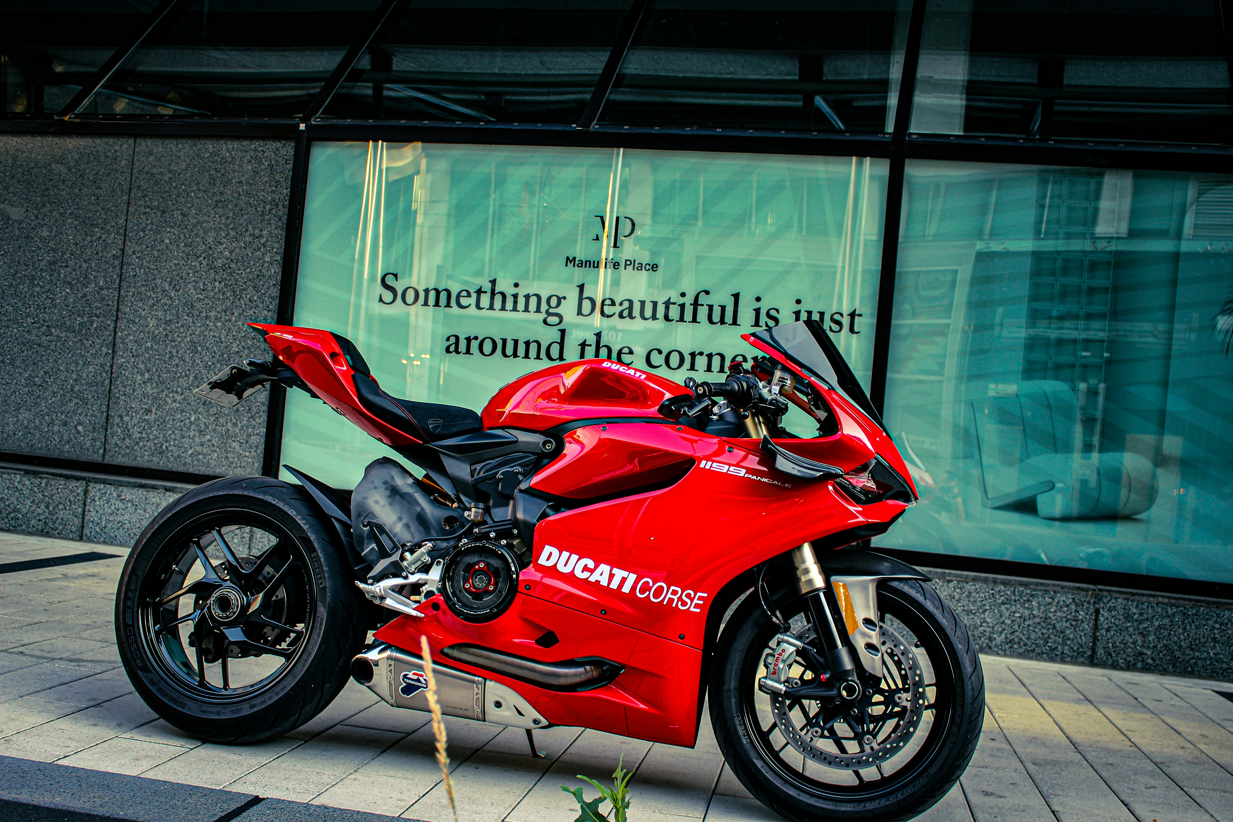 Photo by ronnzymoto