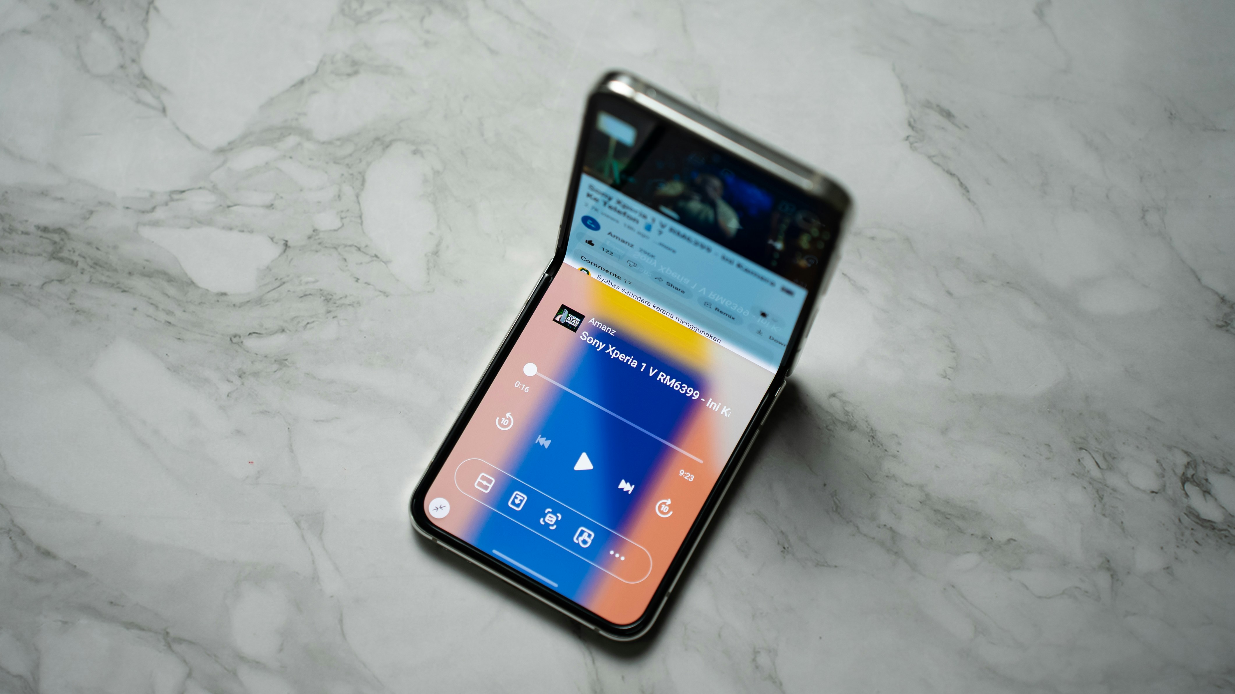 Masih Ragu HP Lipat Awet? Lihat Hasil Tes Ketahanannya!