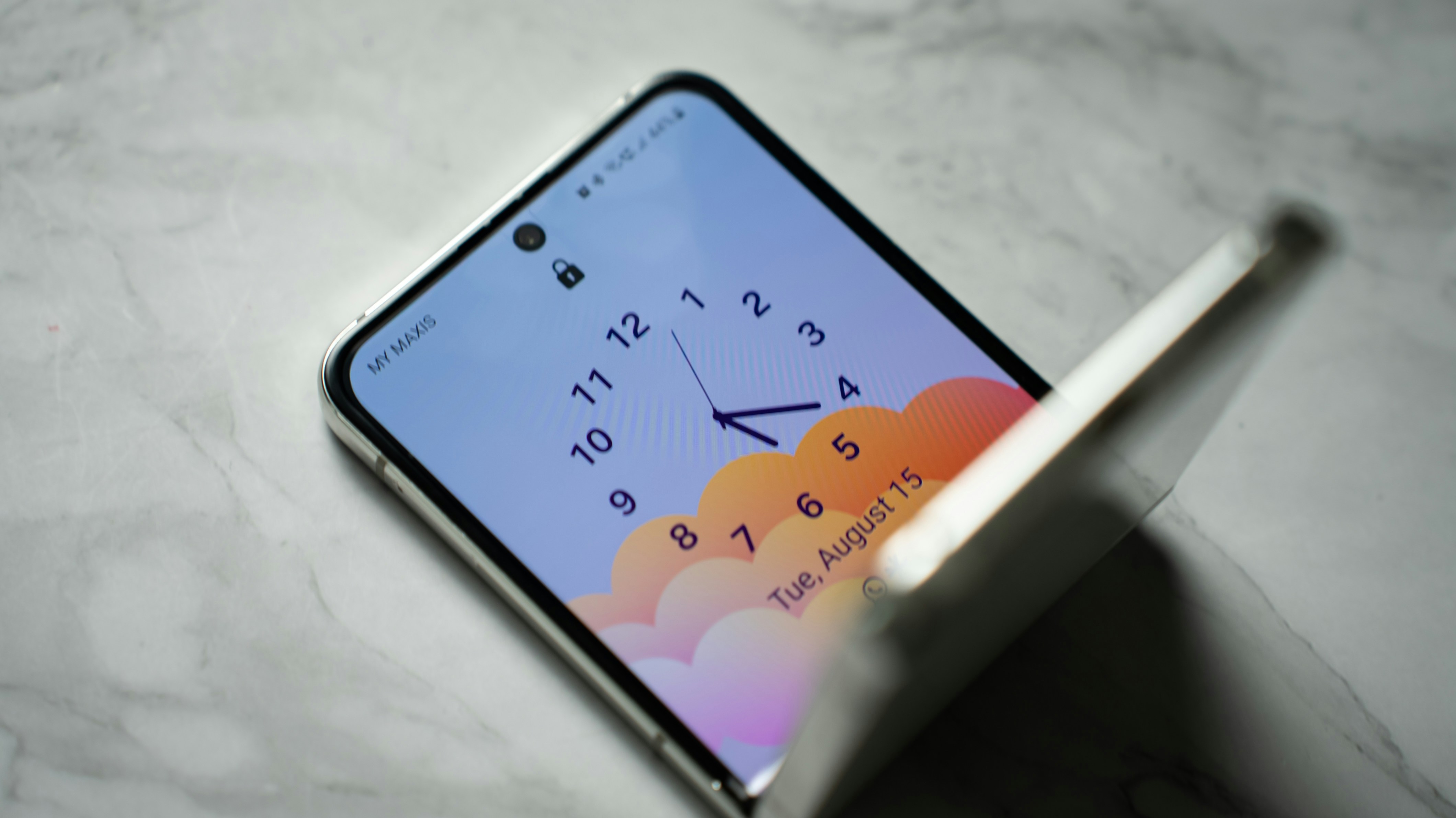 photo-1692346531880-90fdf4e64148