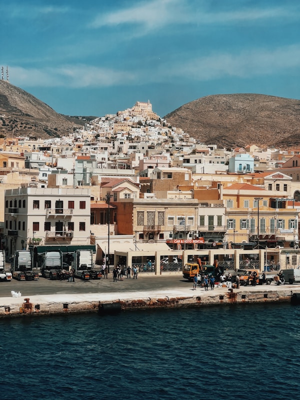 Optimal Weather and Seasons for Visiting Ermoupoli: A Guide