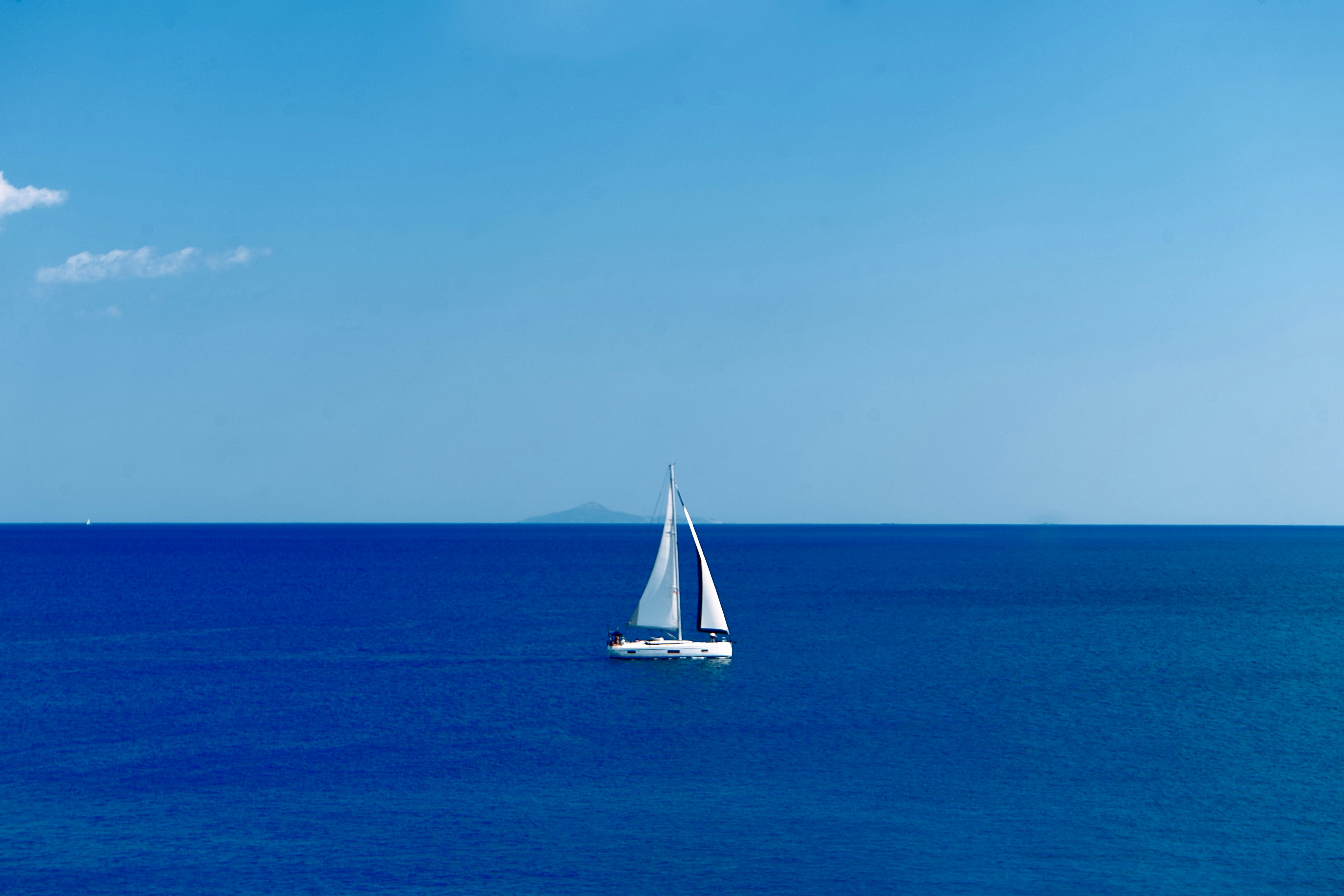 Photo by jonathanneversleeps