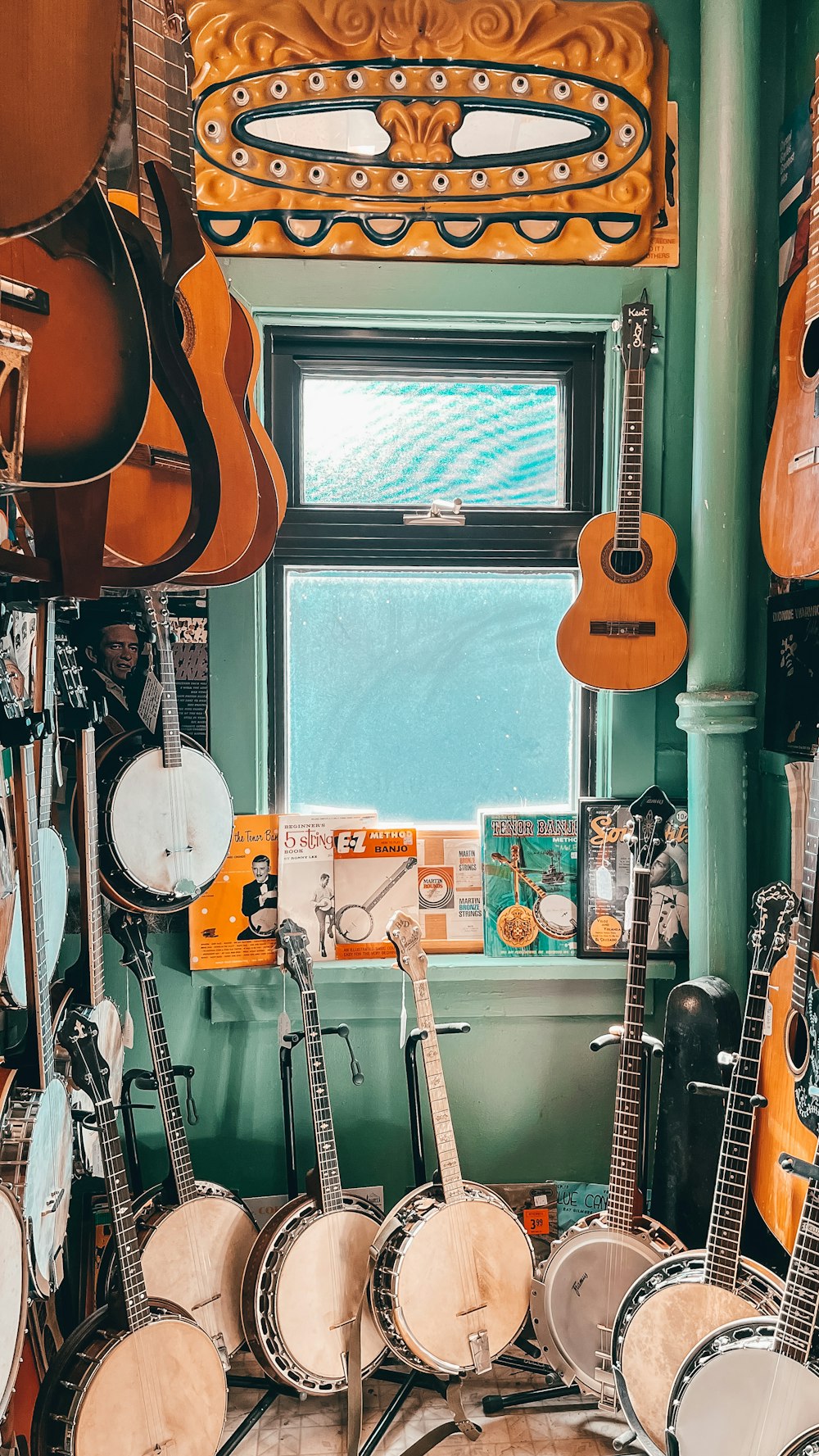 a room filled with lots of musical instruments