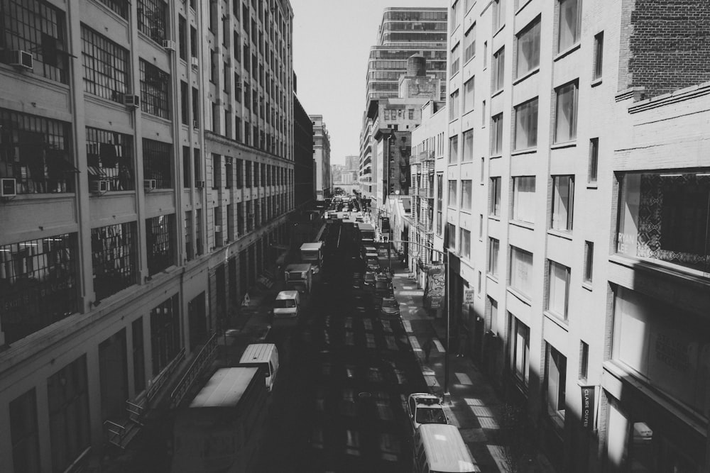 a black and white photo of a city street