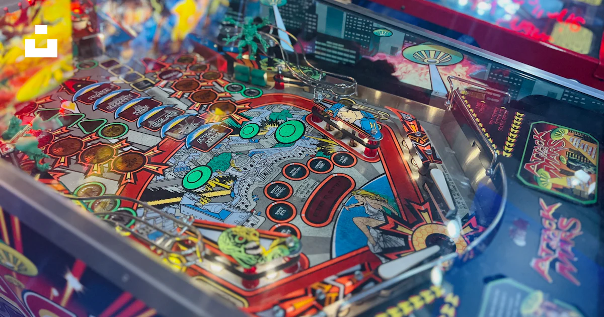 A close up of a pinball machine photo – Free Classic Image on Unsplash