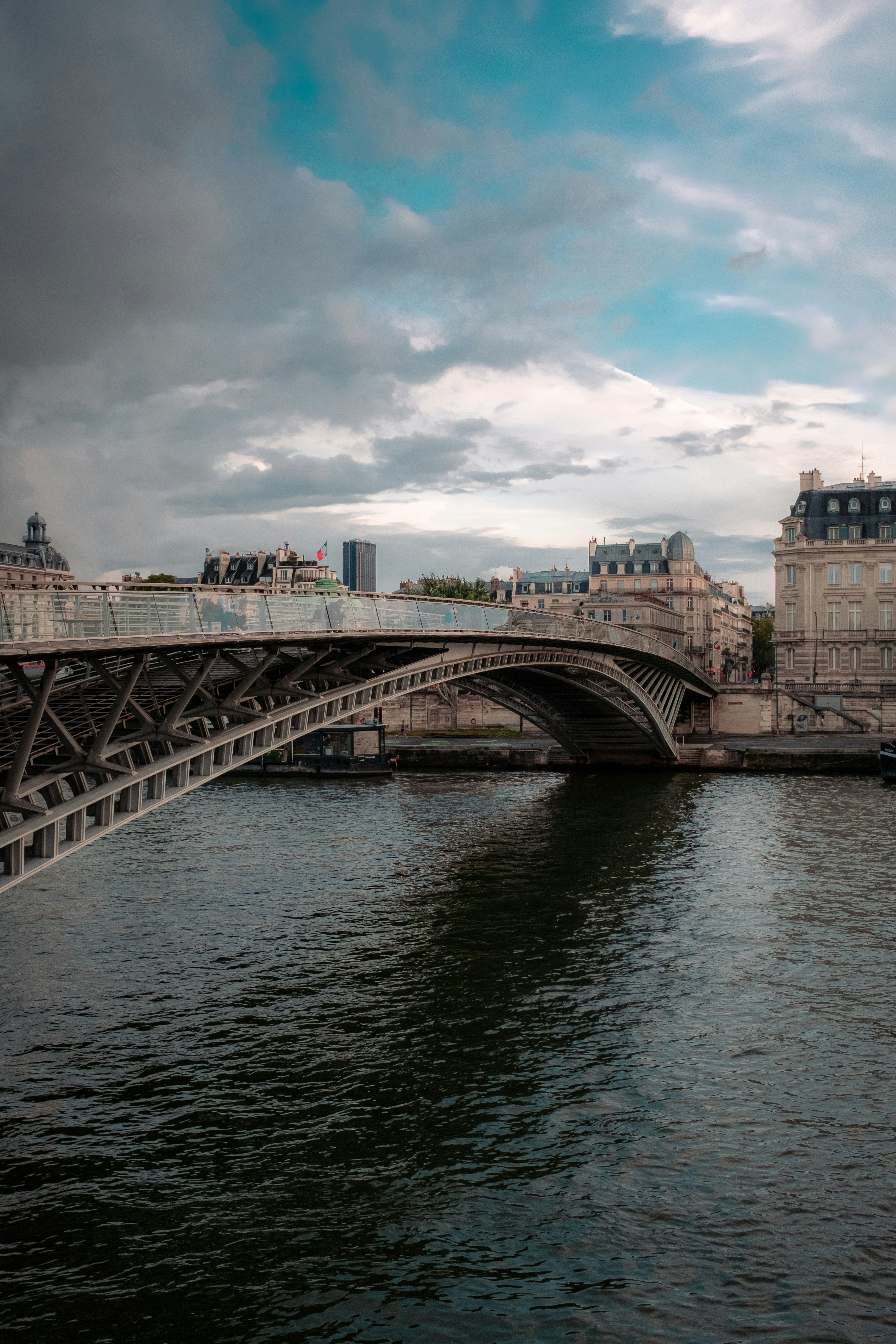 Photo by valentinlacoste