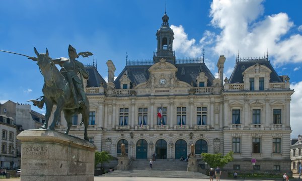 The Connétable de Richemont before the town hall — Vannes, France