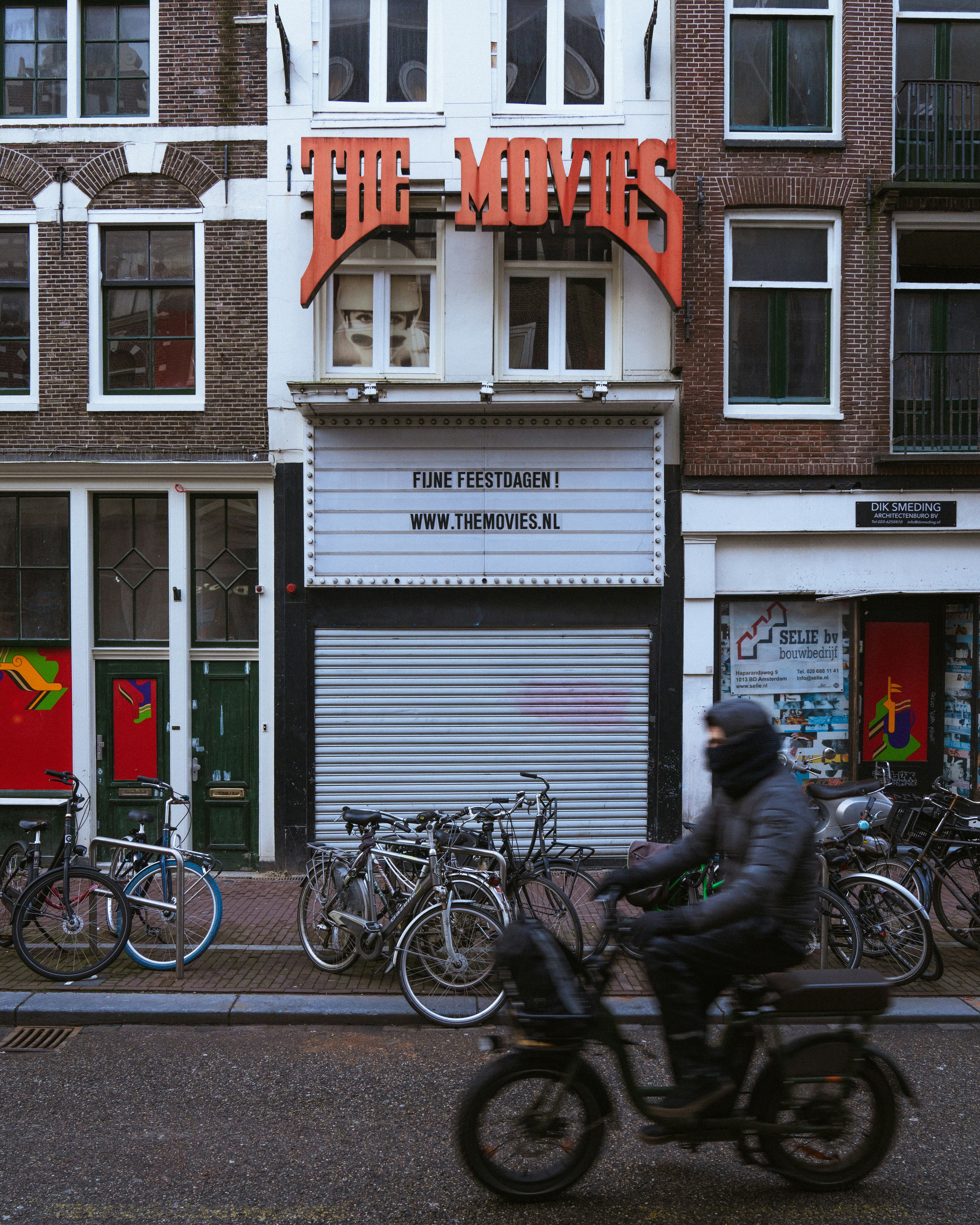 How and When Amsterdam Eats