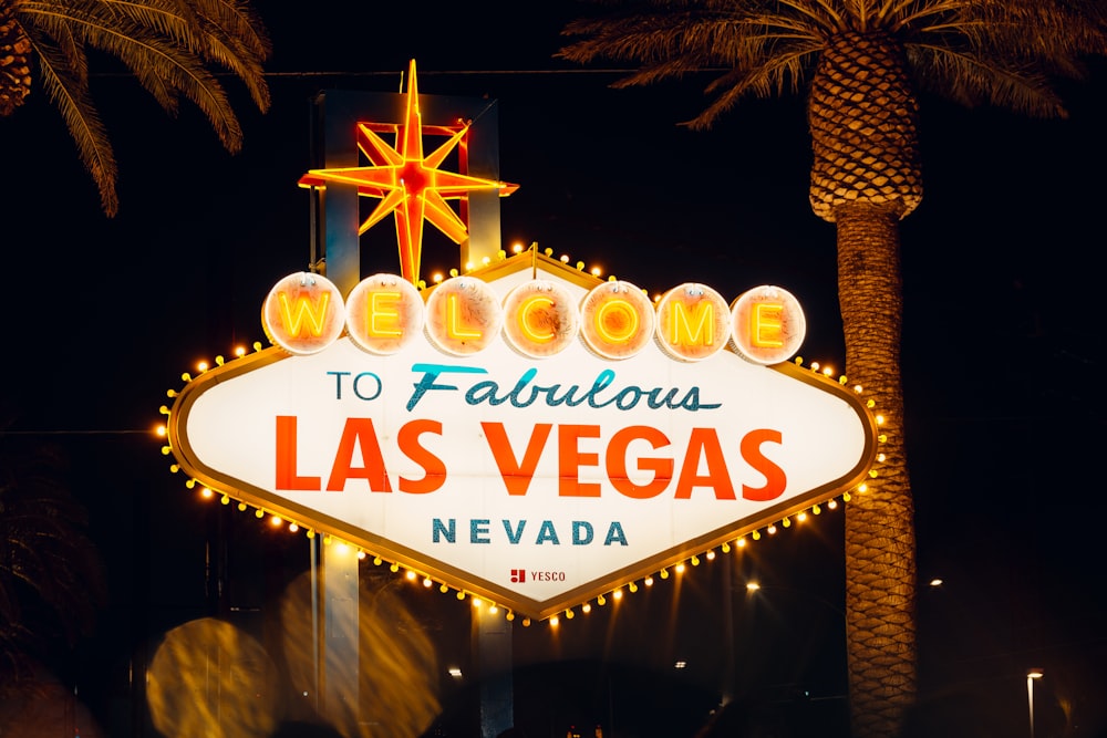 Un letrero que dice Bienvenido a la fabulosa Las Vegas Nevada