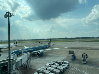 A detailed map highlighting the 15-minute route from Heragon City to Tho Xuan Airport.