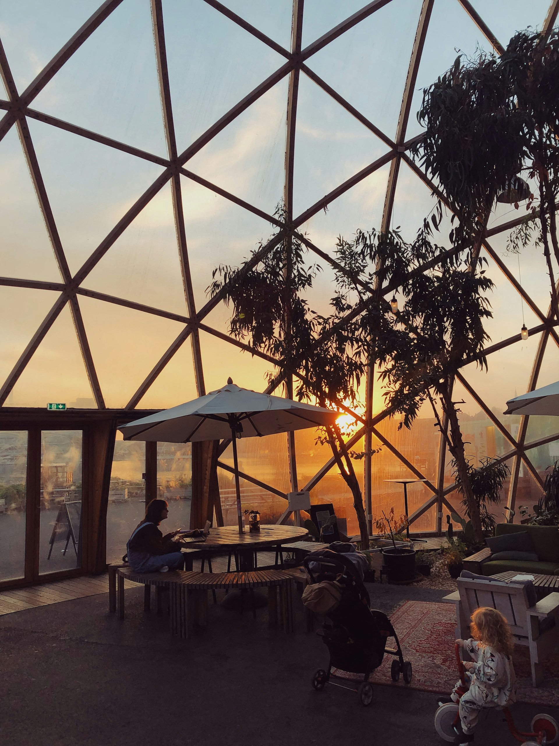 black and white bed linen