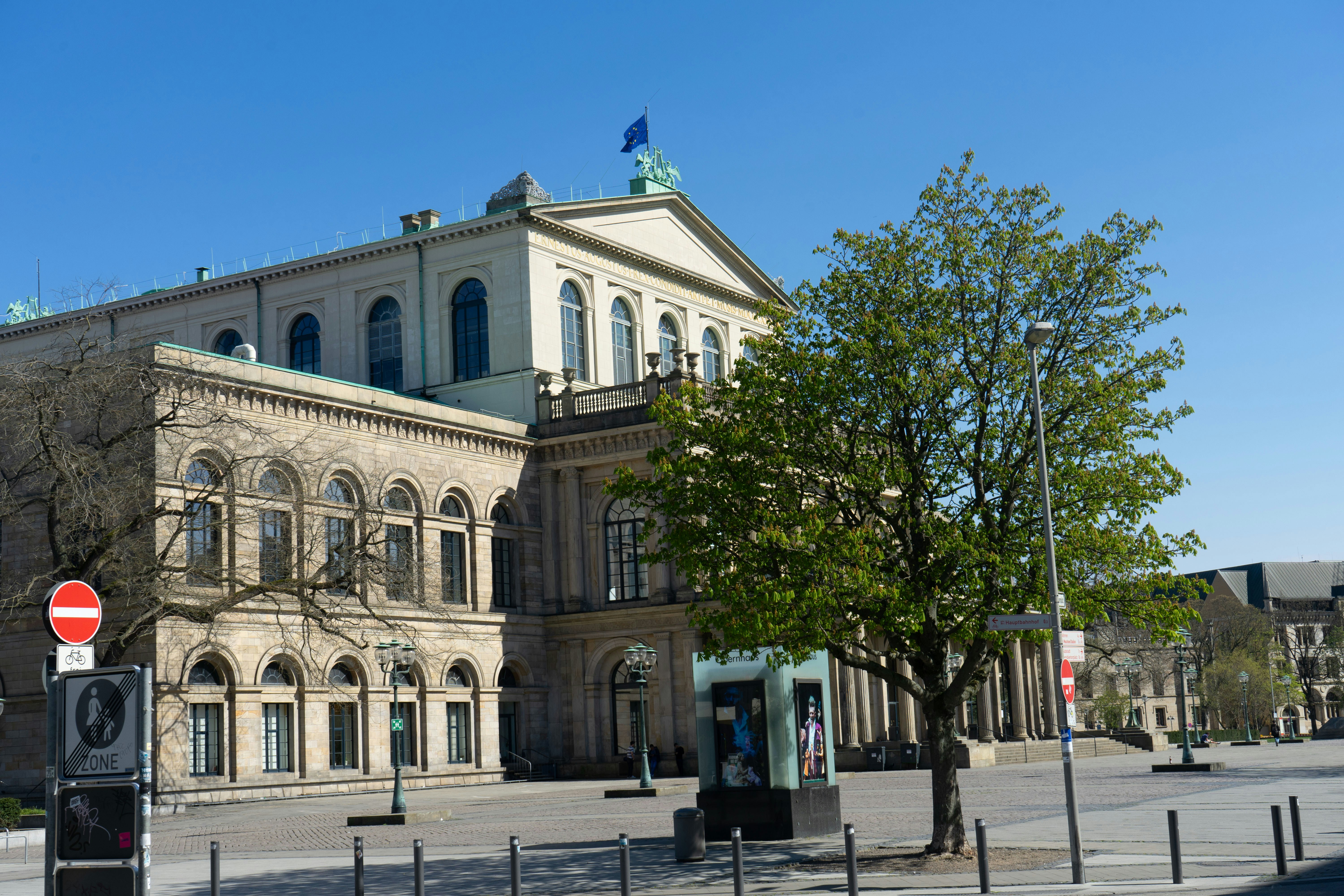 Photo by secondnetwork