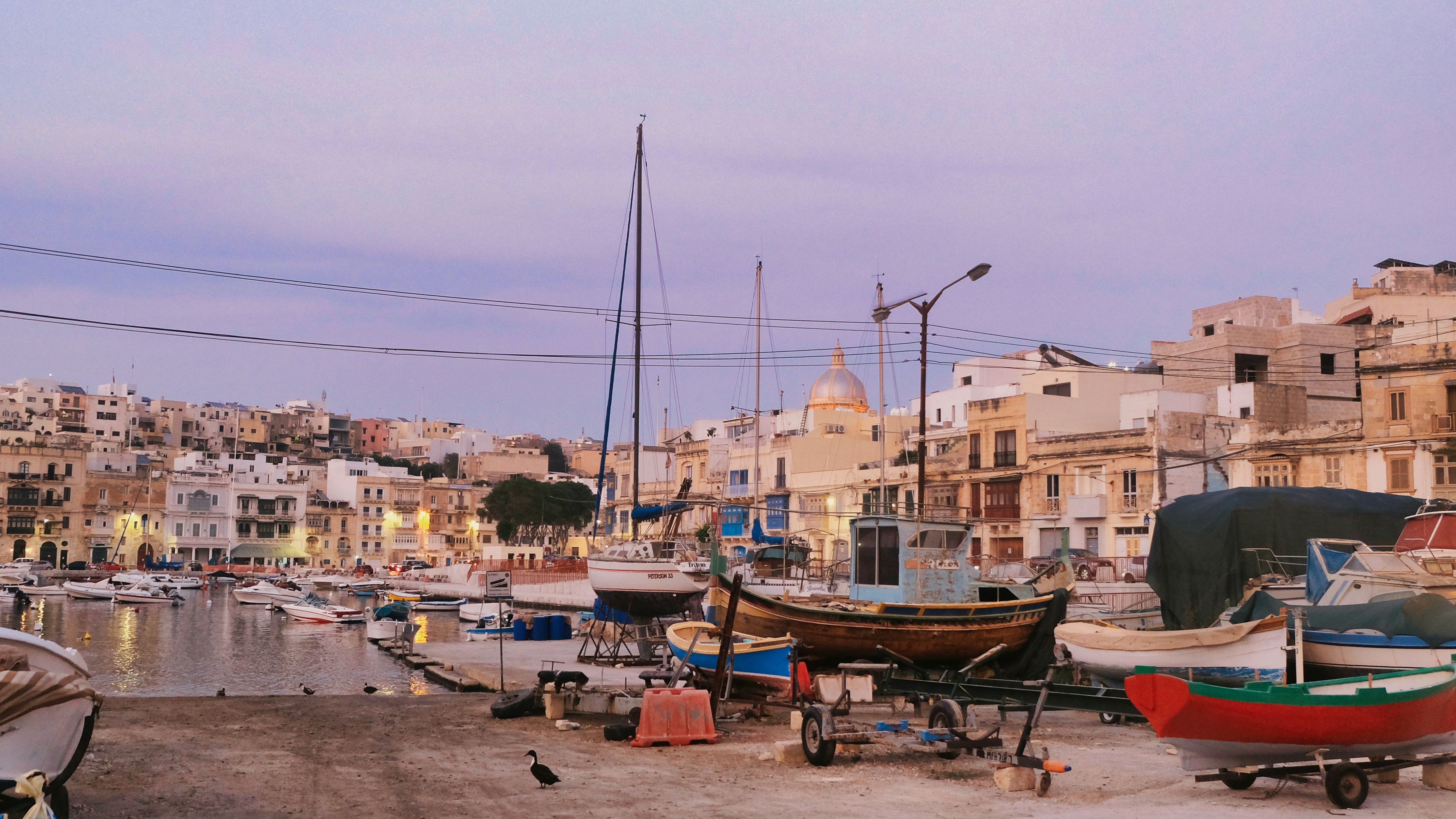 Photo by etienneflorent