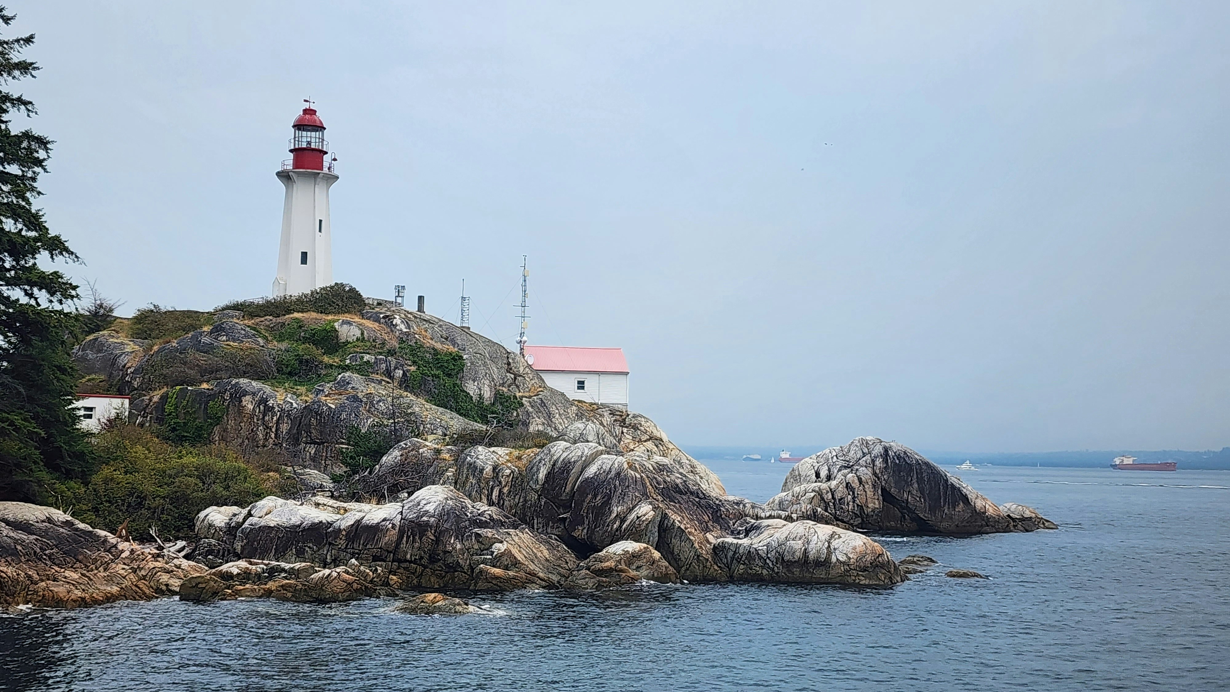 Photo by discernirable