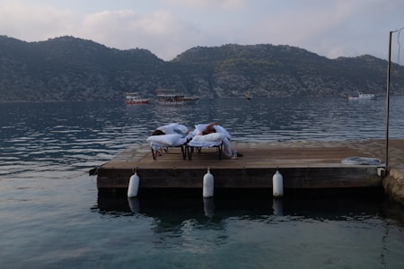 Photo 1693136182042 F18c5c48fceb?q=85&w=750&h=300&fit=crop