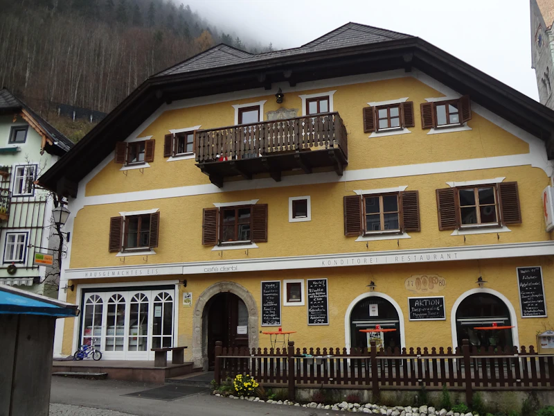 Best Vegetarian and Vegan Places in Hallstatt Worth Visiting