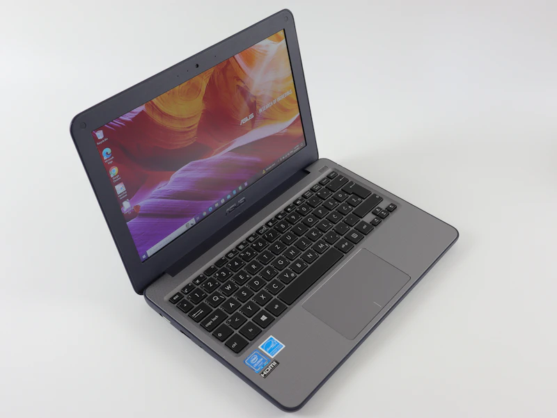 Cloud-Managed Pre-Owned & Open-Box Laptops