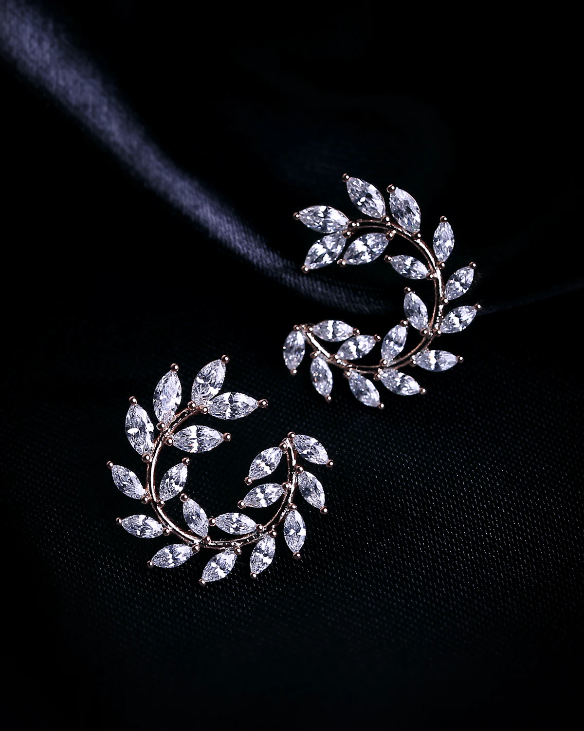 Classic Solitaire Studs, Stud design