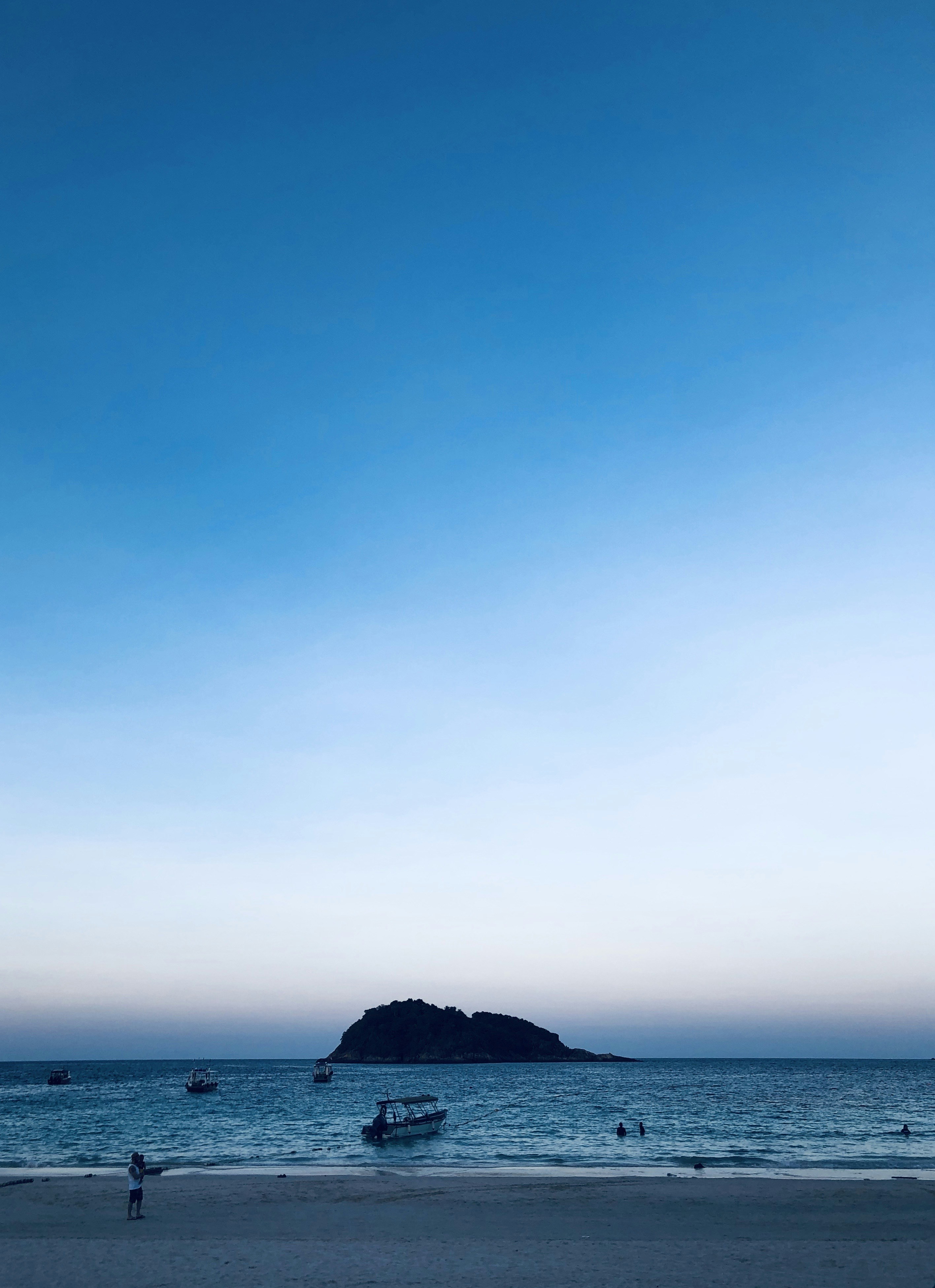 Photo by ll_zblack_ll