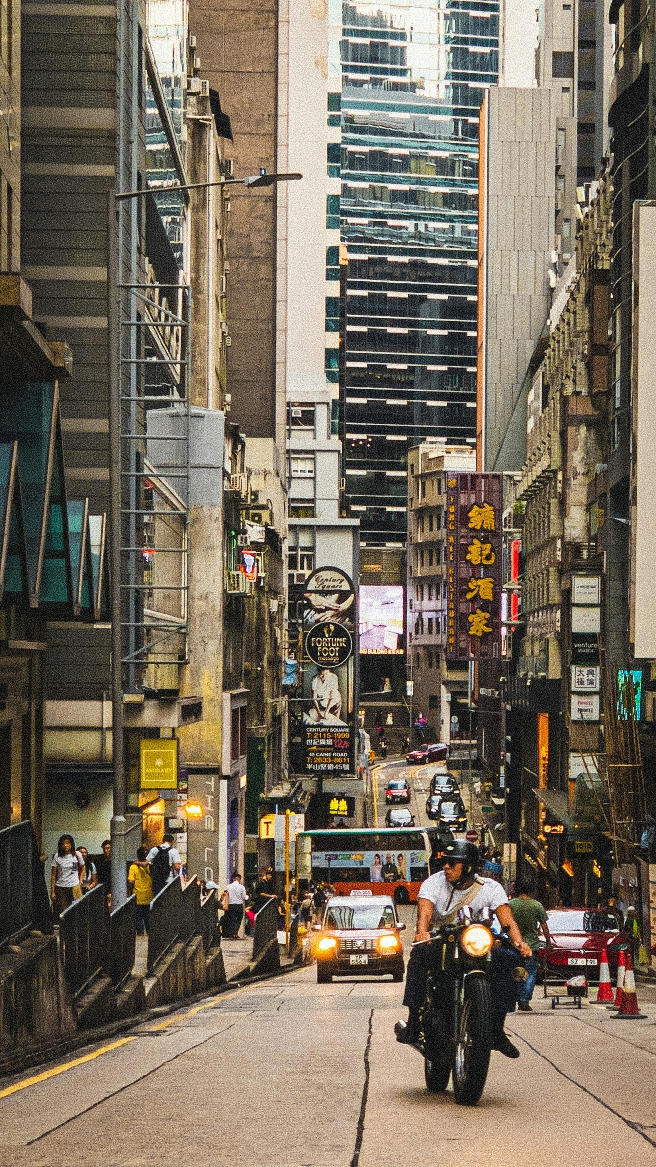 Photo by strmography