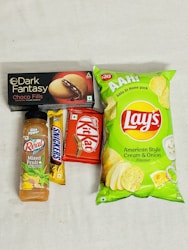 Creating a Cozy Homepage for Your Travel and Snack Blog