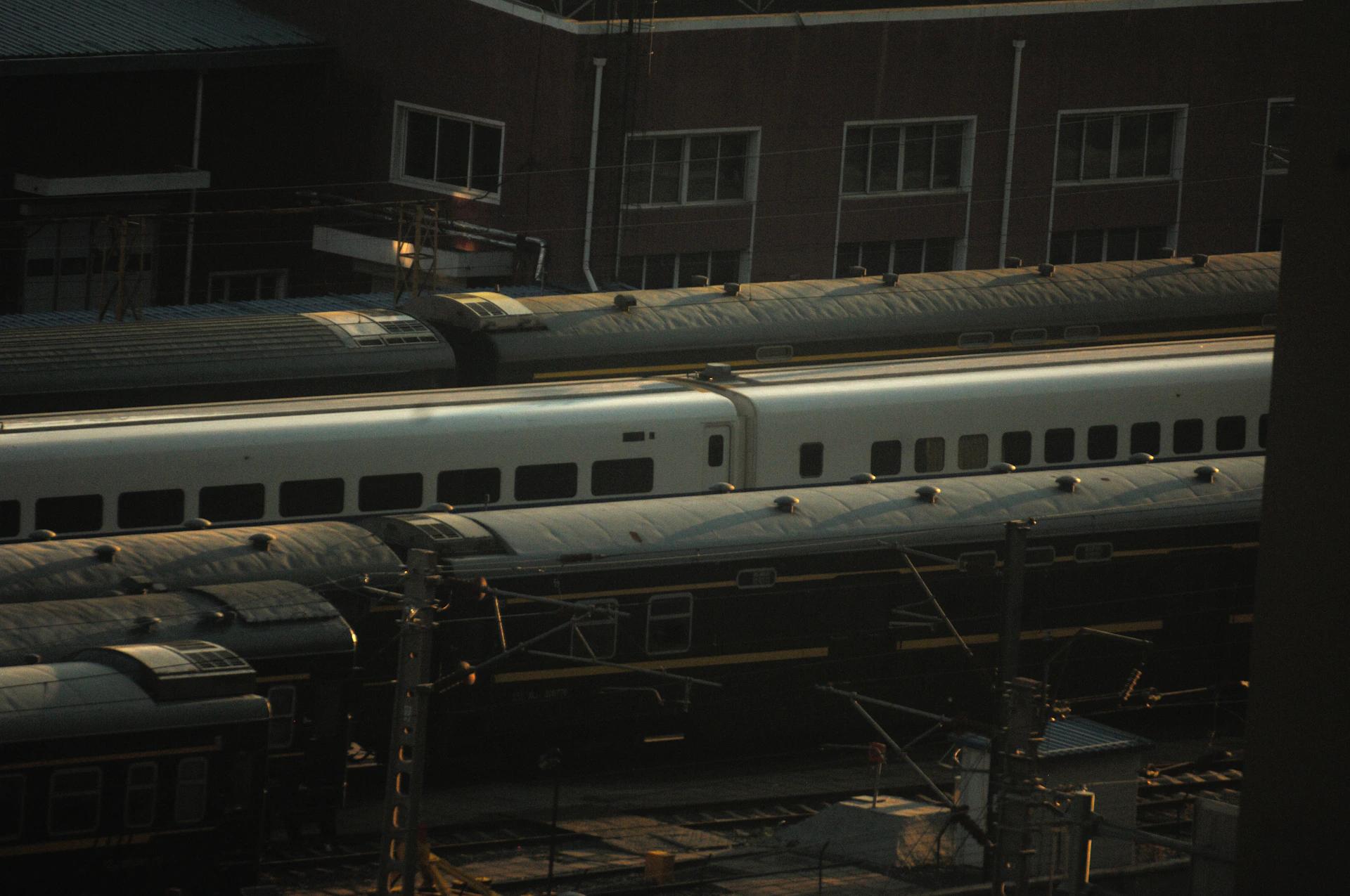 a couple of trains that are next to each other