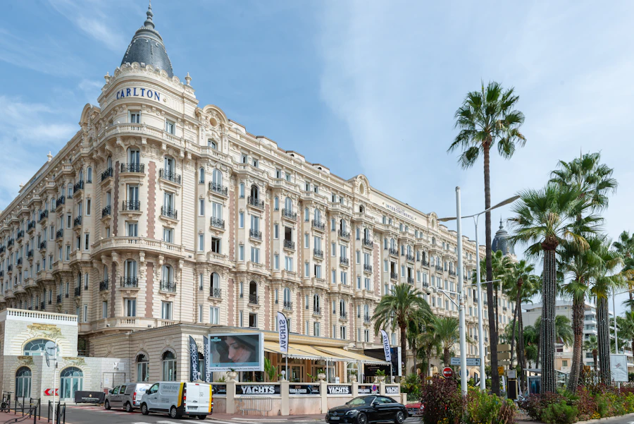 Seafront palace &mdash; Cannes