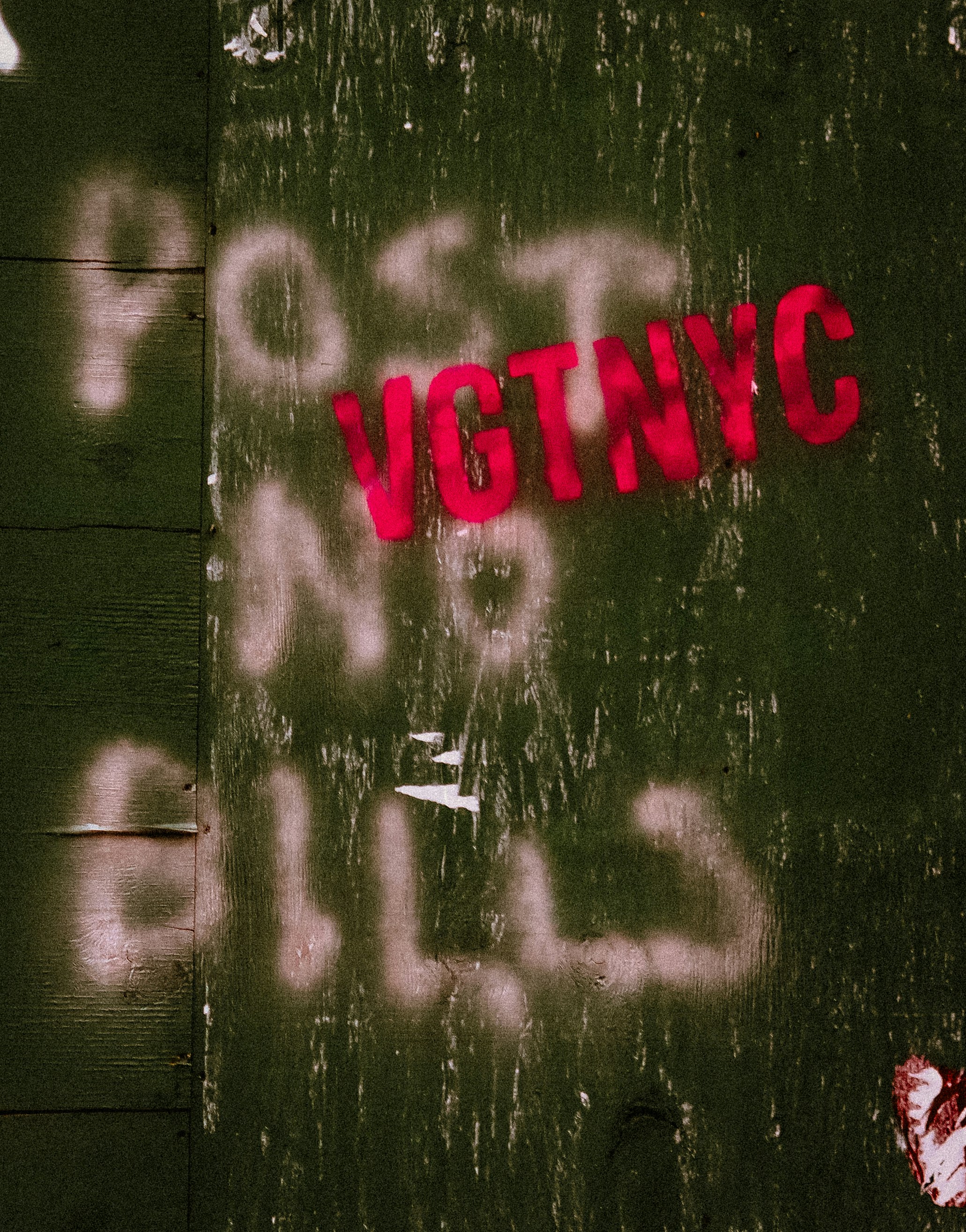 graffiti on the side of a building that says virginia blvd