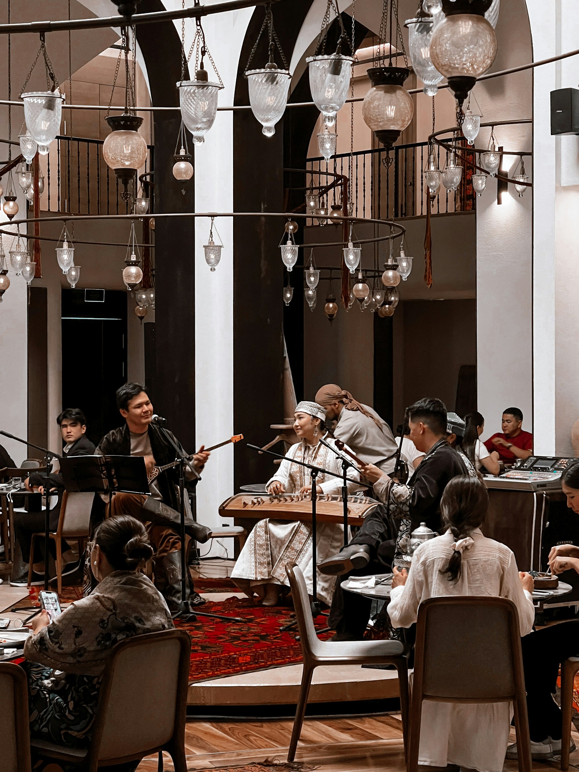 gray computer monitor