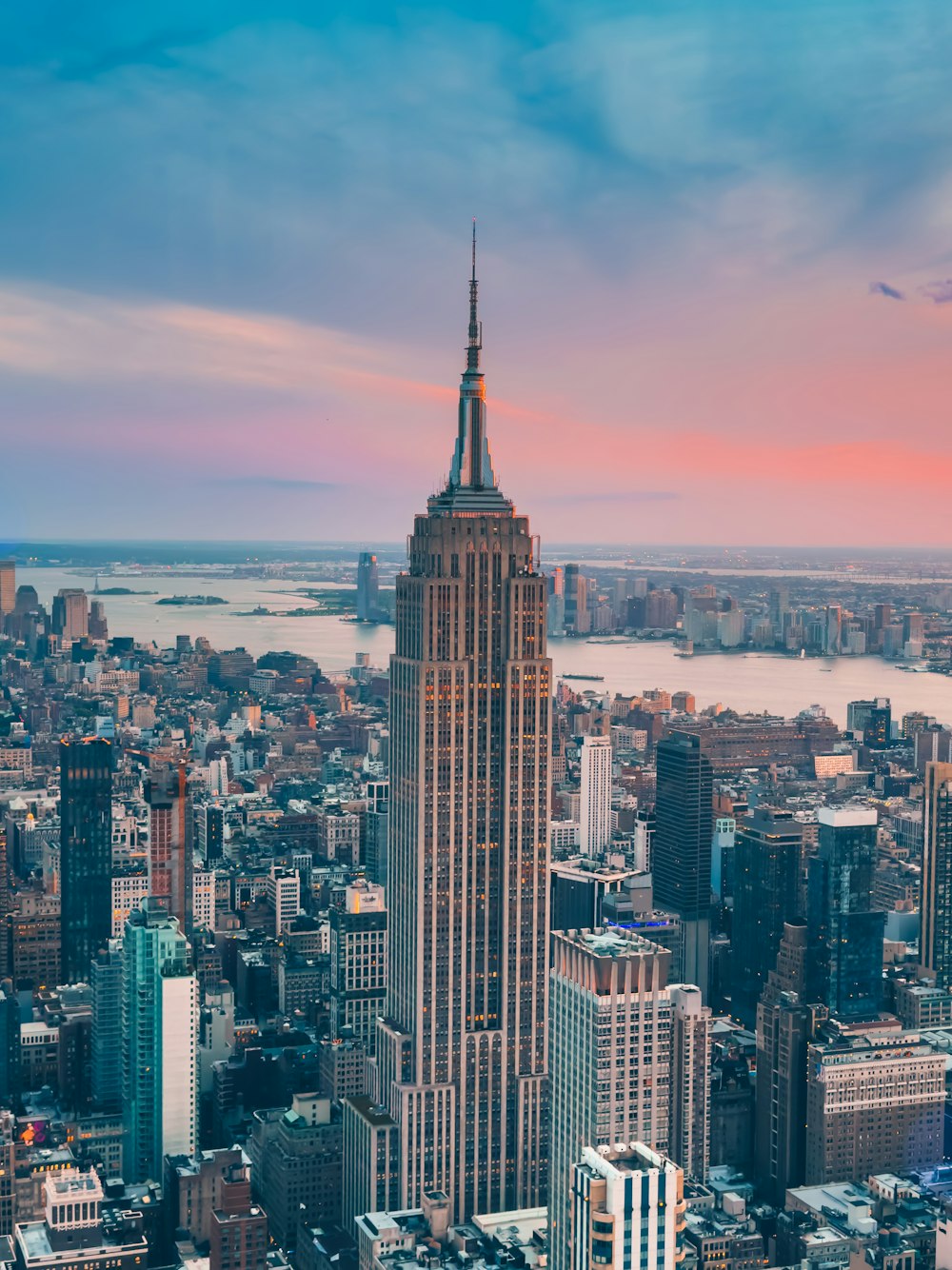 a view of the empire building in new york city