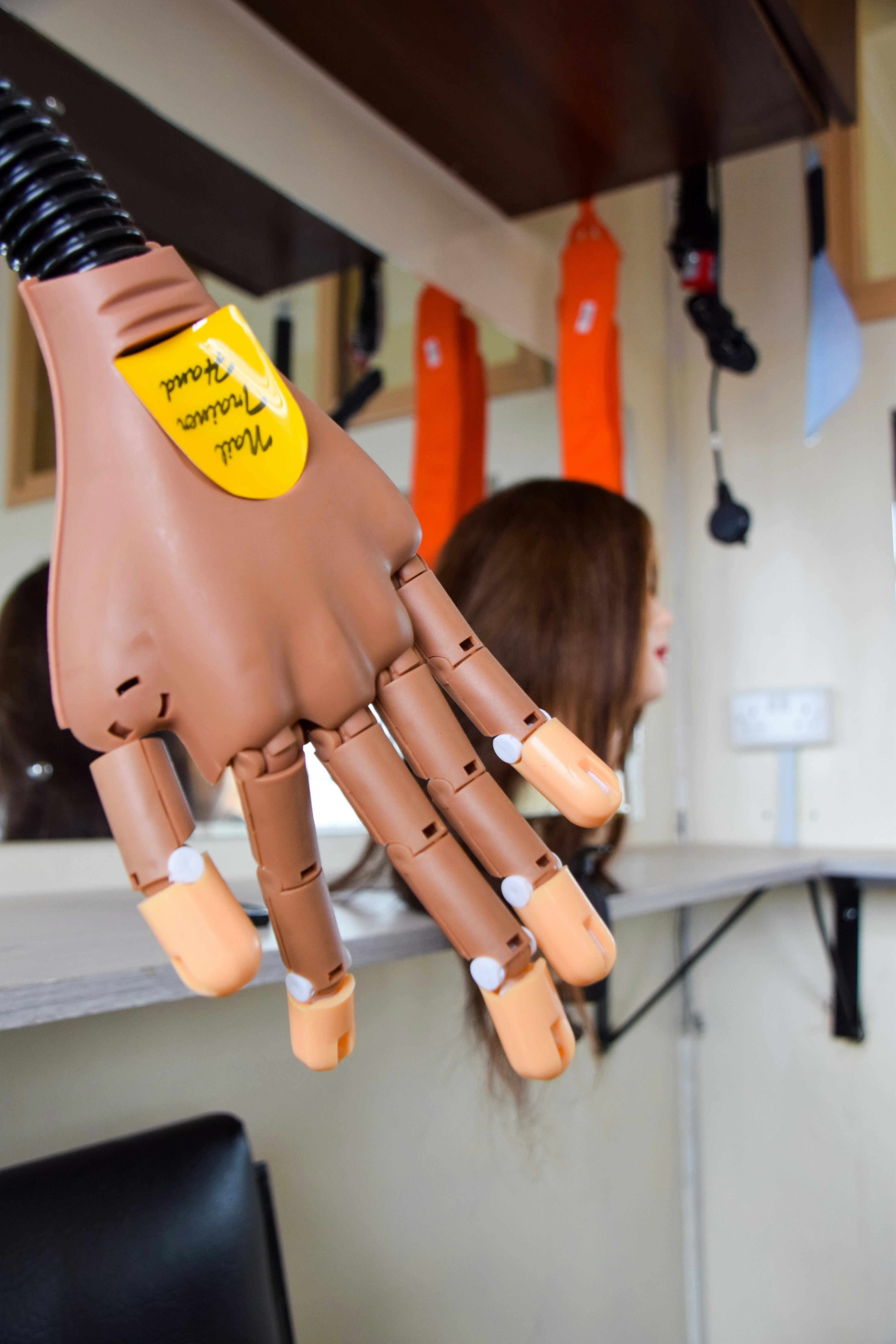 Eine Hand, die wie eine menschliche Hand aussieht