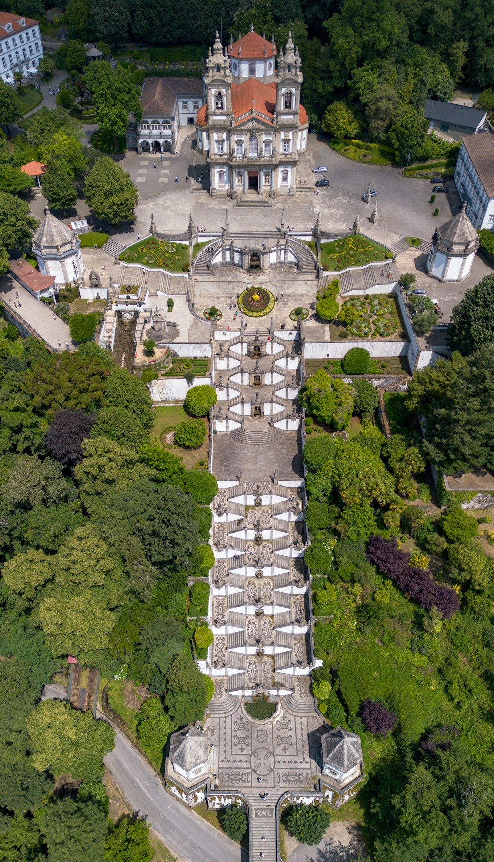 An aerial view of a building surrounded by trees photo – Free Bom jesus do  monte Image on Unsplash